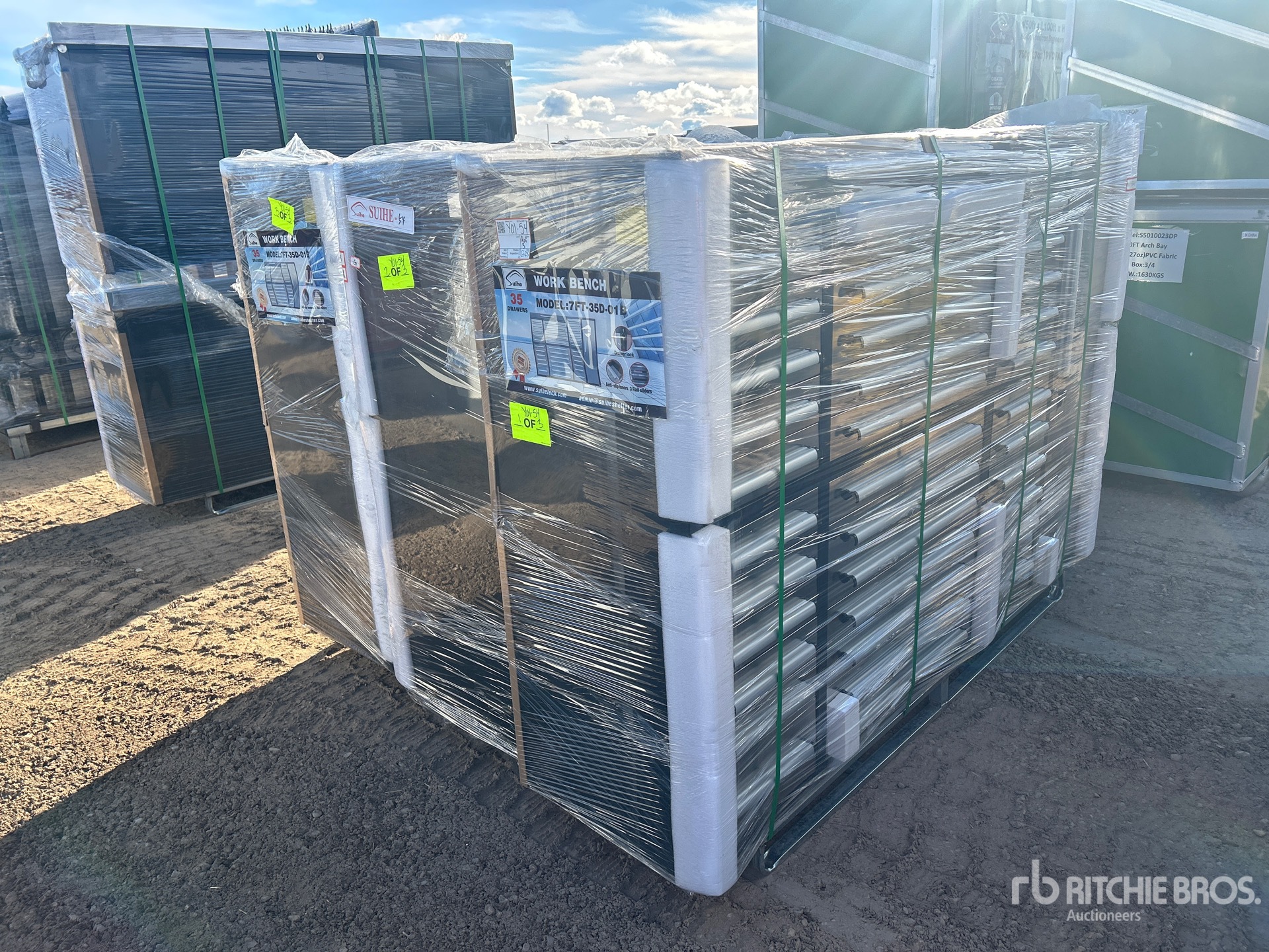 General Appearance with Bild, Ecke vorne links