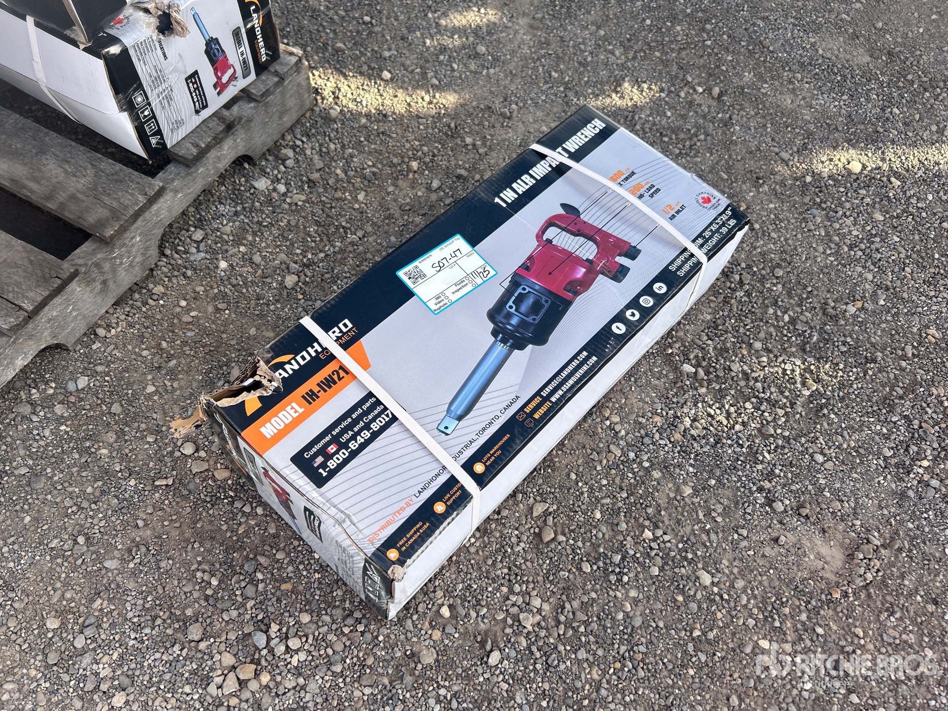 General Appearance with Picture, Right Front Corner