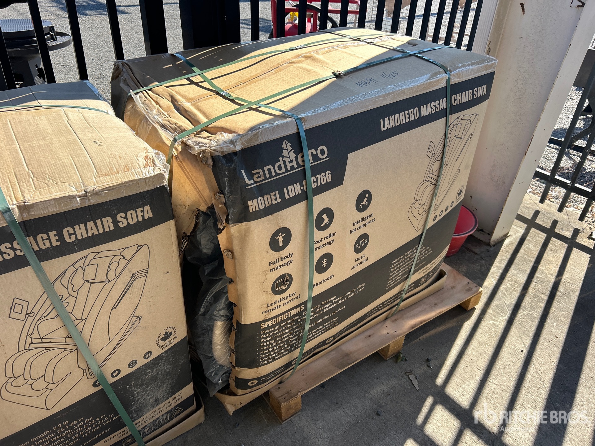 General Appearance with Picture, Right Front Corner