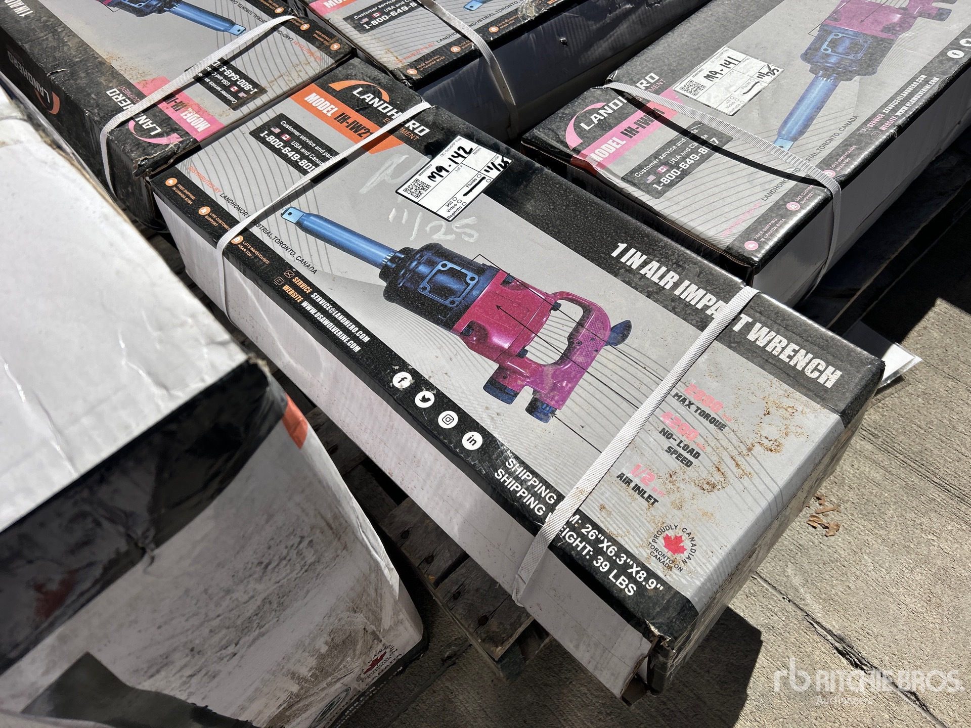 General Appearance with Bild, Ecke vorne links