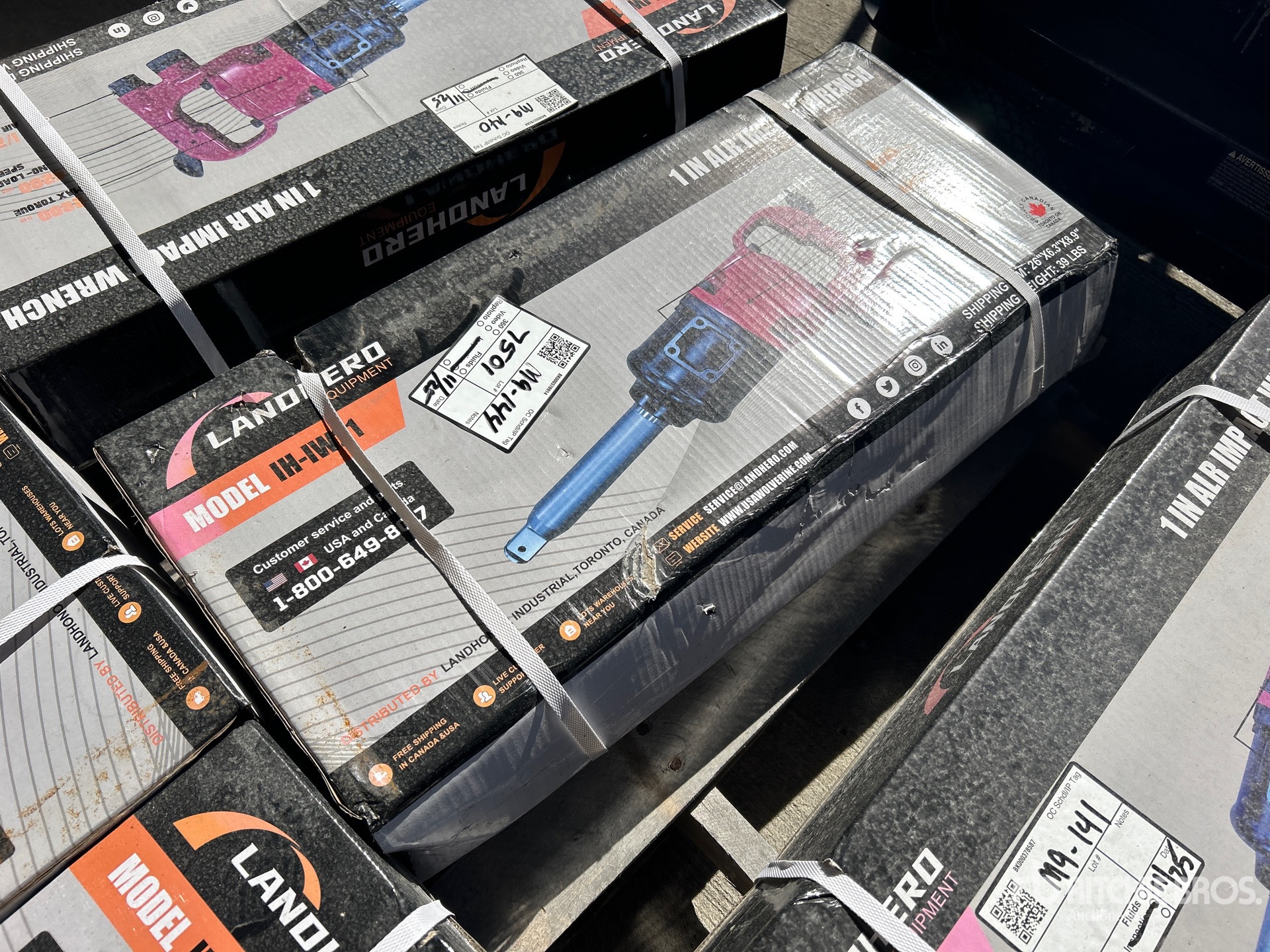 General Appearance with Bild, Ecke vorne rechts