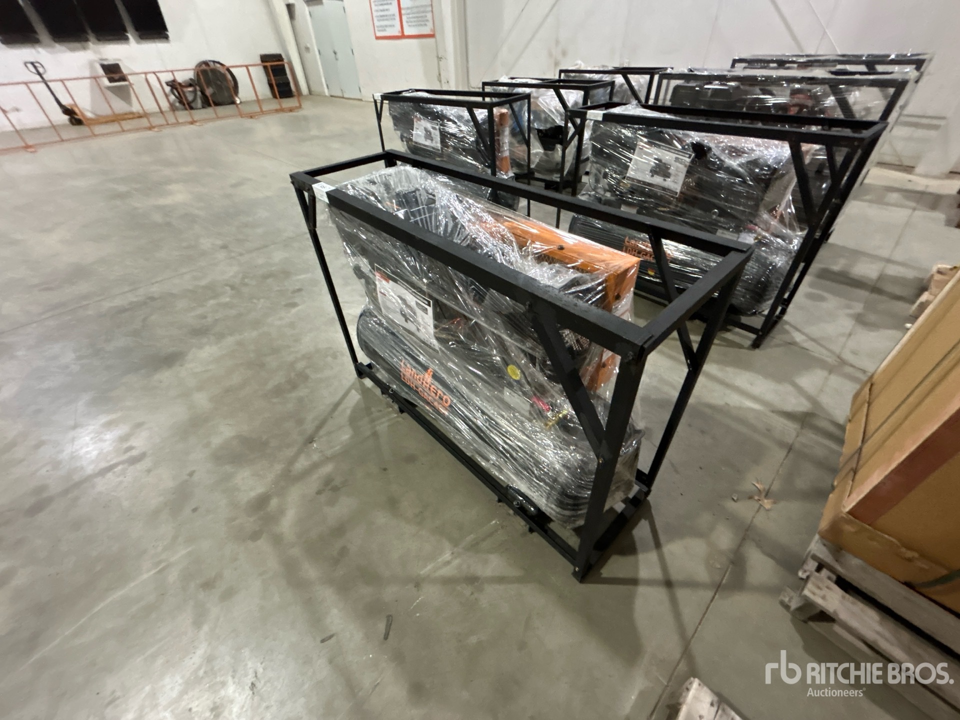 General Appearance with Foto, angolo anteriore sinistro