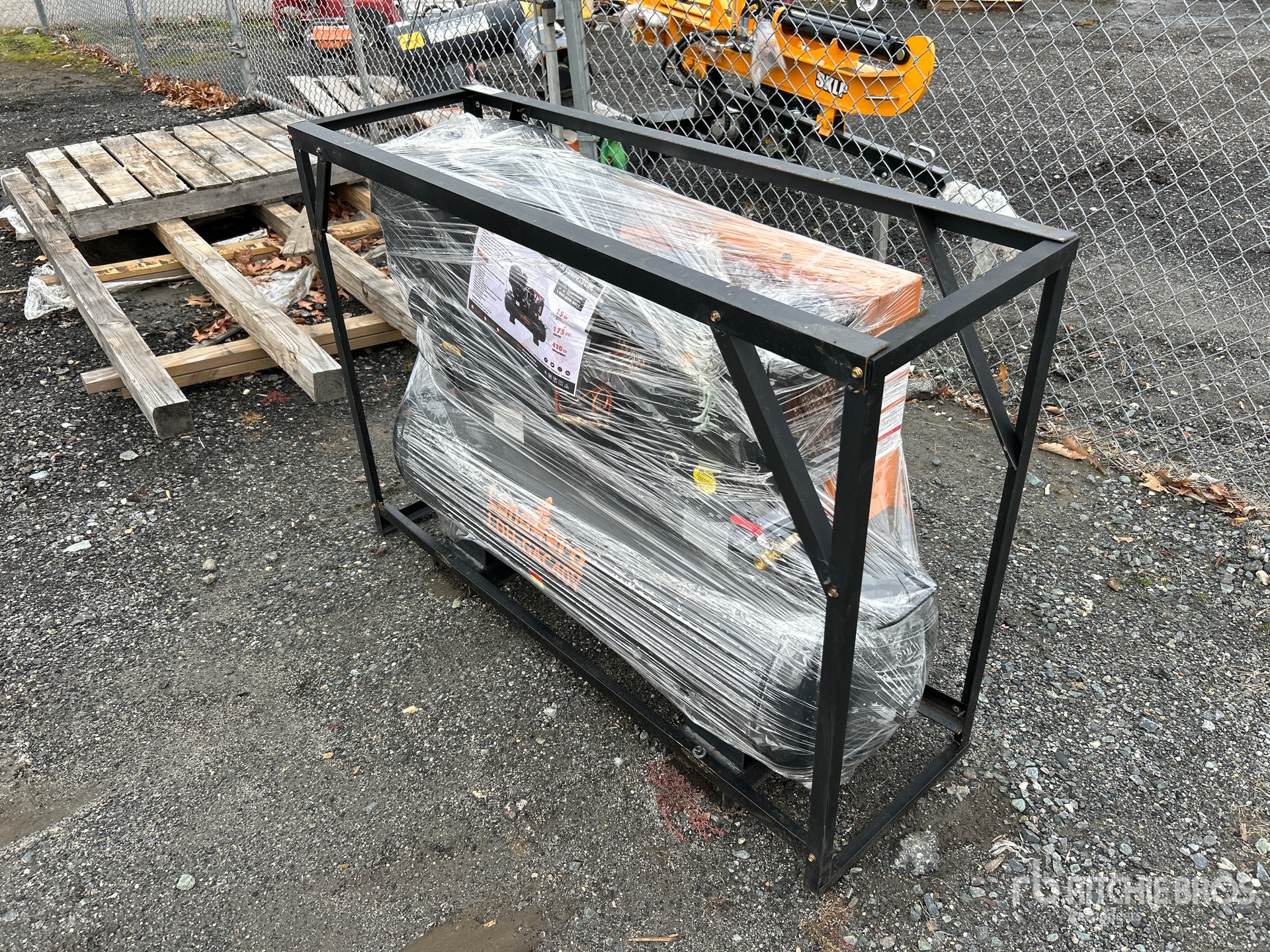 General Appearance with Foto, angolo anteriore sinistro