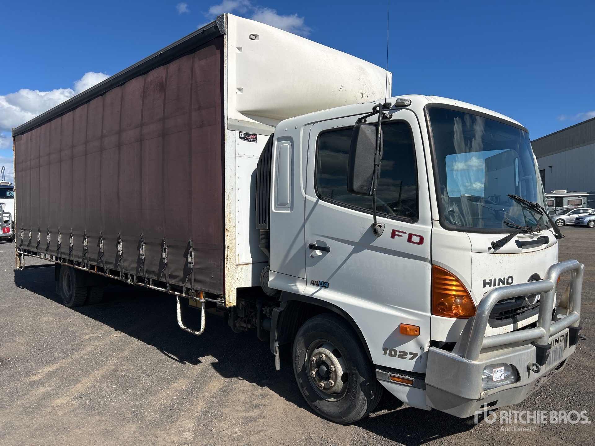 General Appearance with Picture, Left Front Corner