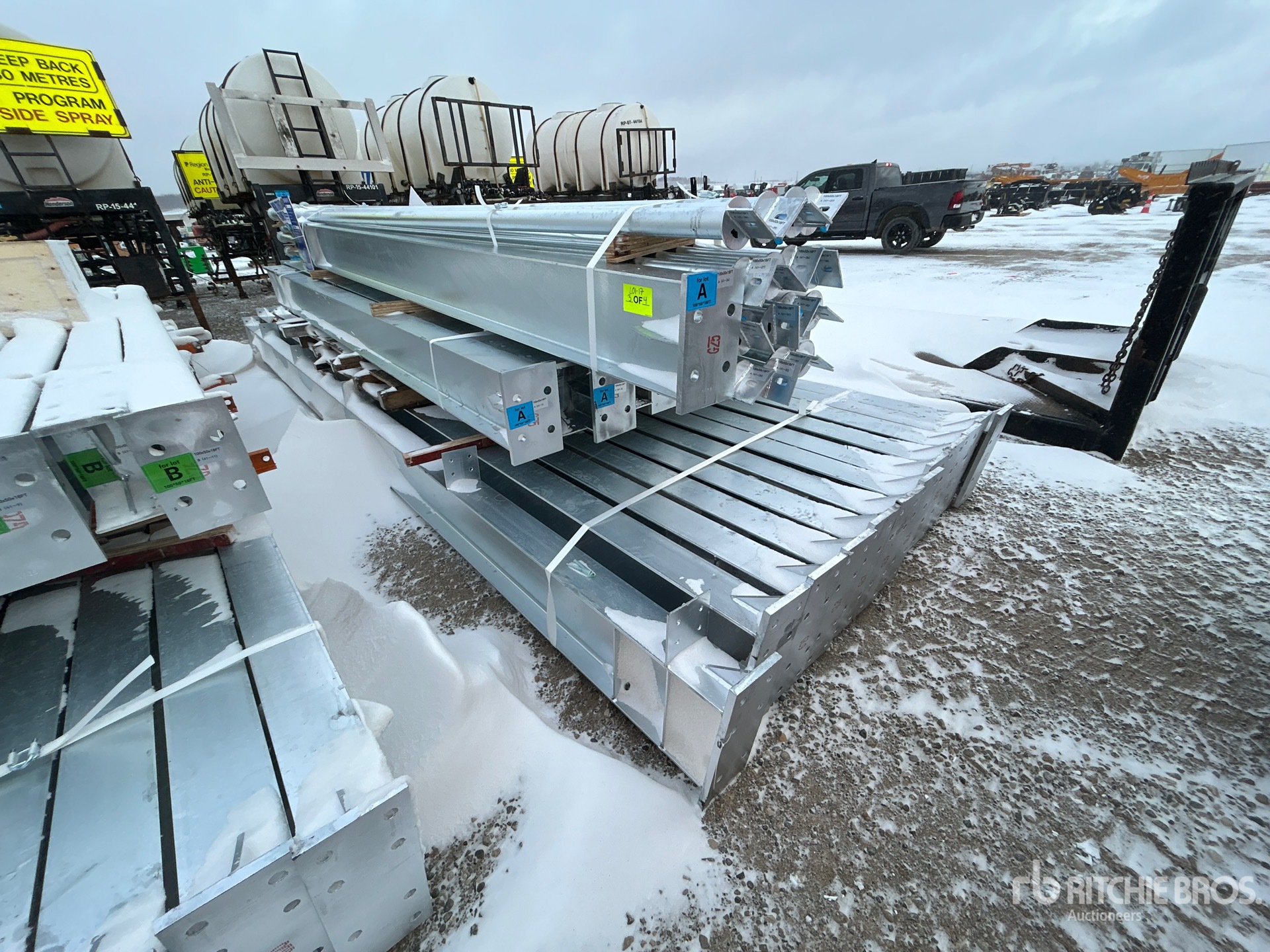 General Appearance with Bild, Ecke hinten links