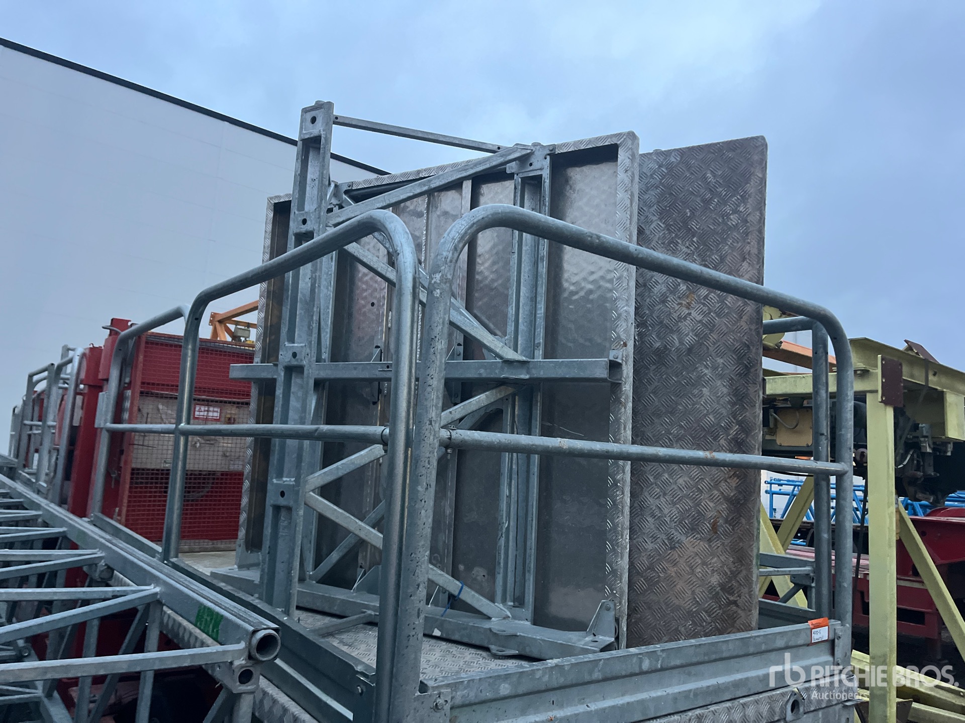 General Appearance with Foto, angolo anteriore destro