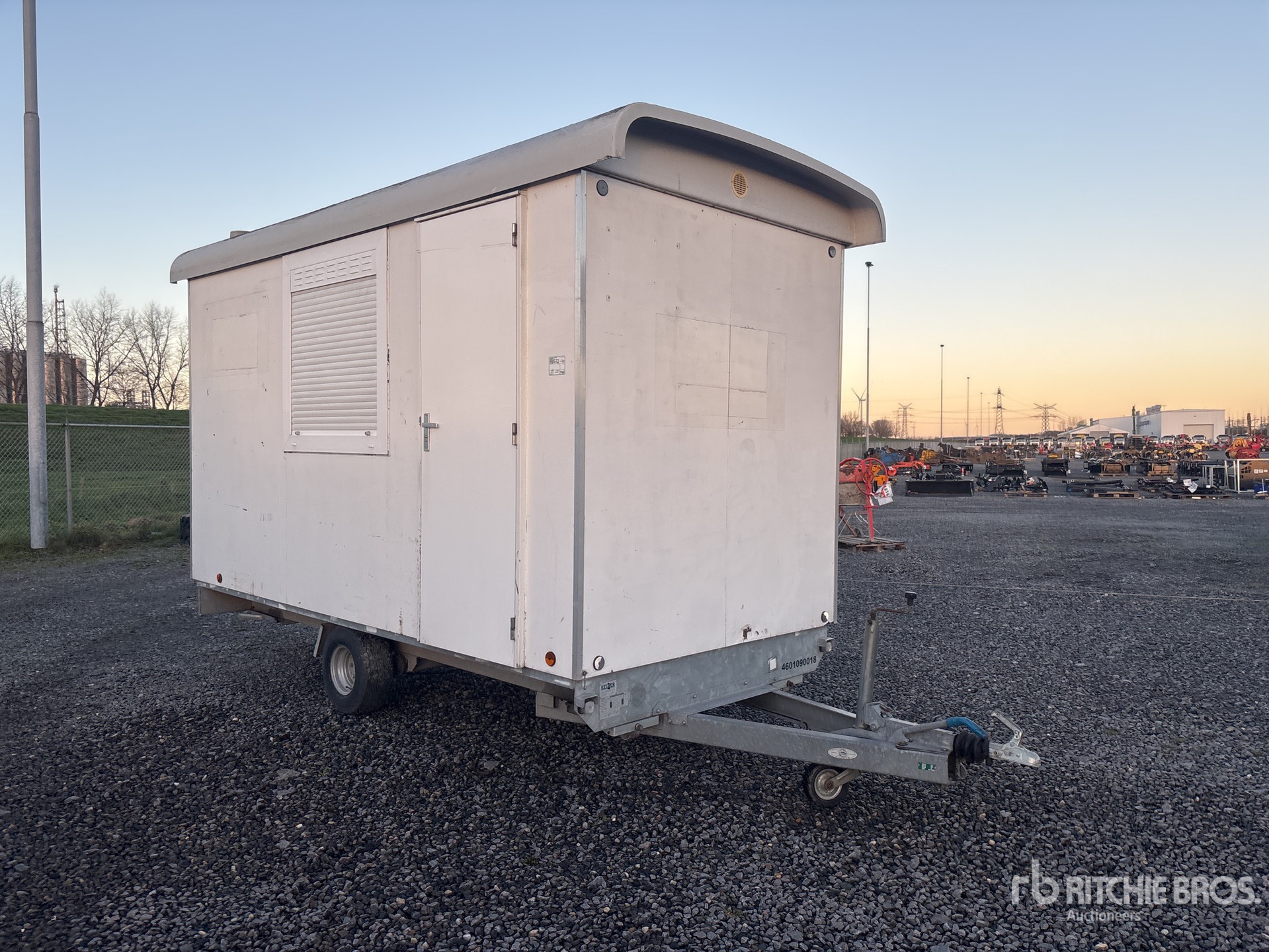 General Appearance with Picture, Right Front Corner