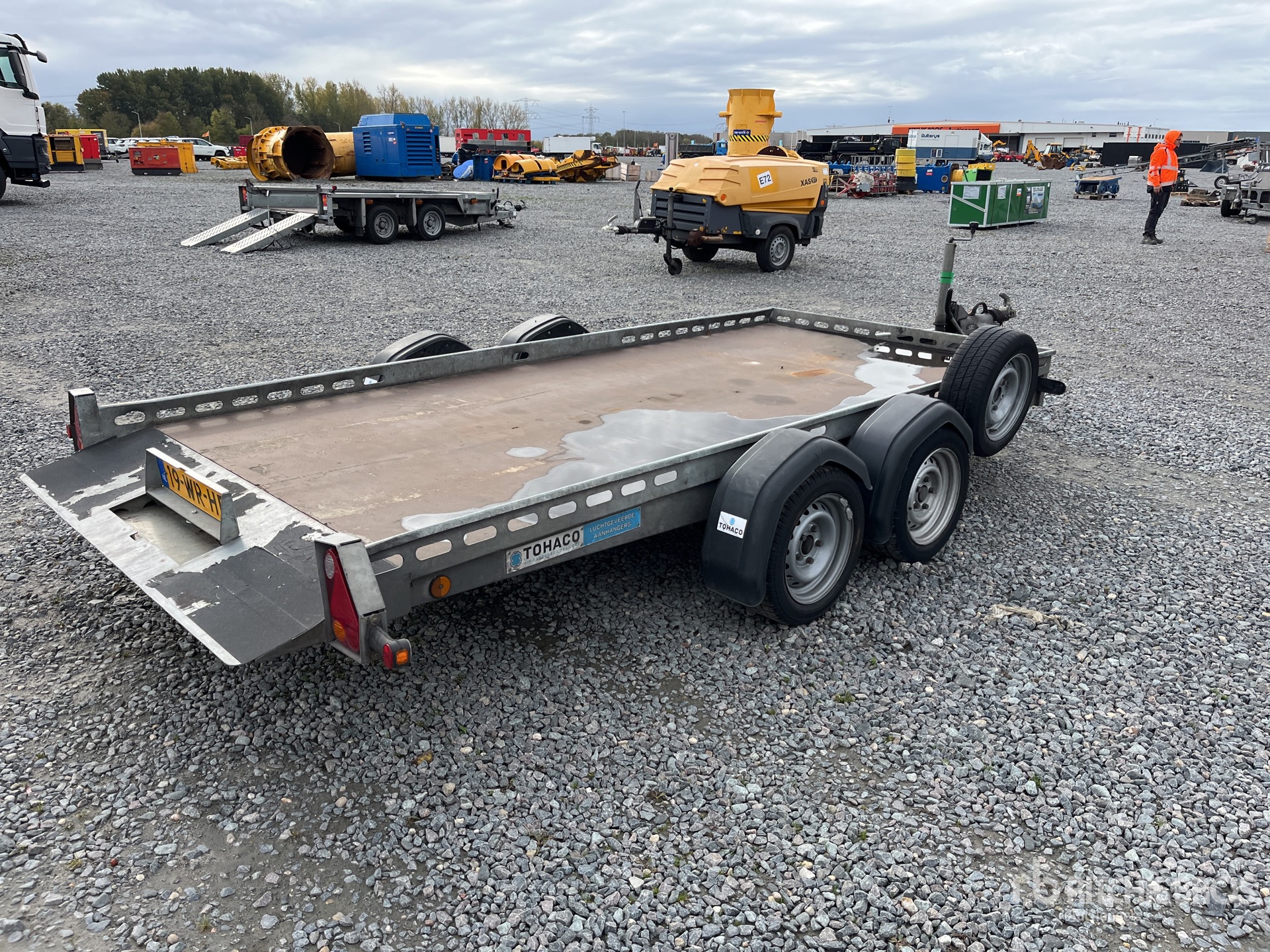 General Appearance with Imagen: esquina trasera derecha