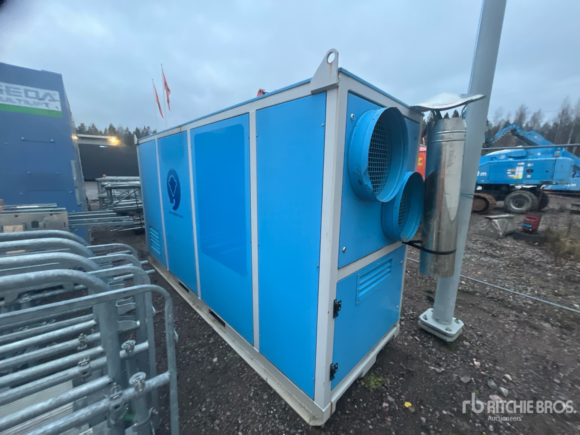 General Appearance with Bild, Ecke vorne rechts