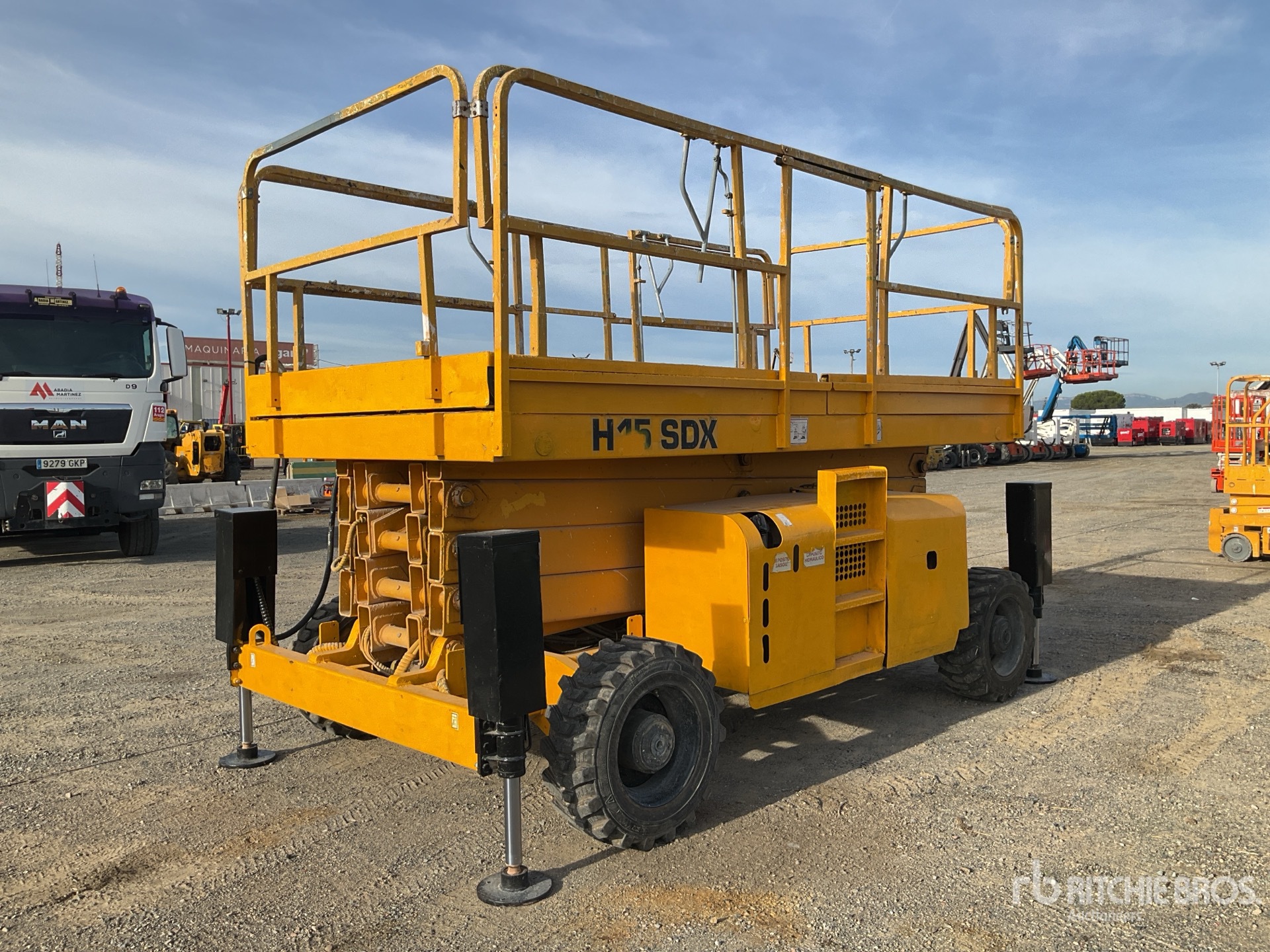 Aspect général with Image, coin arrière droit