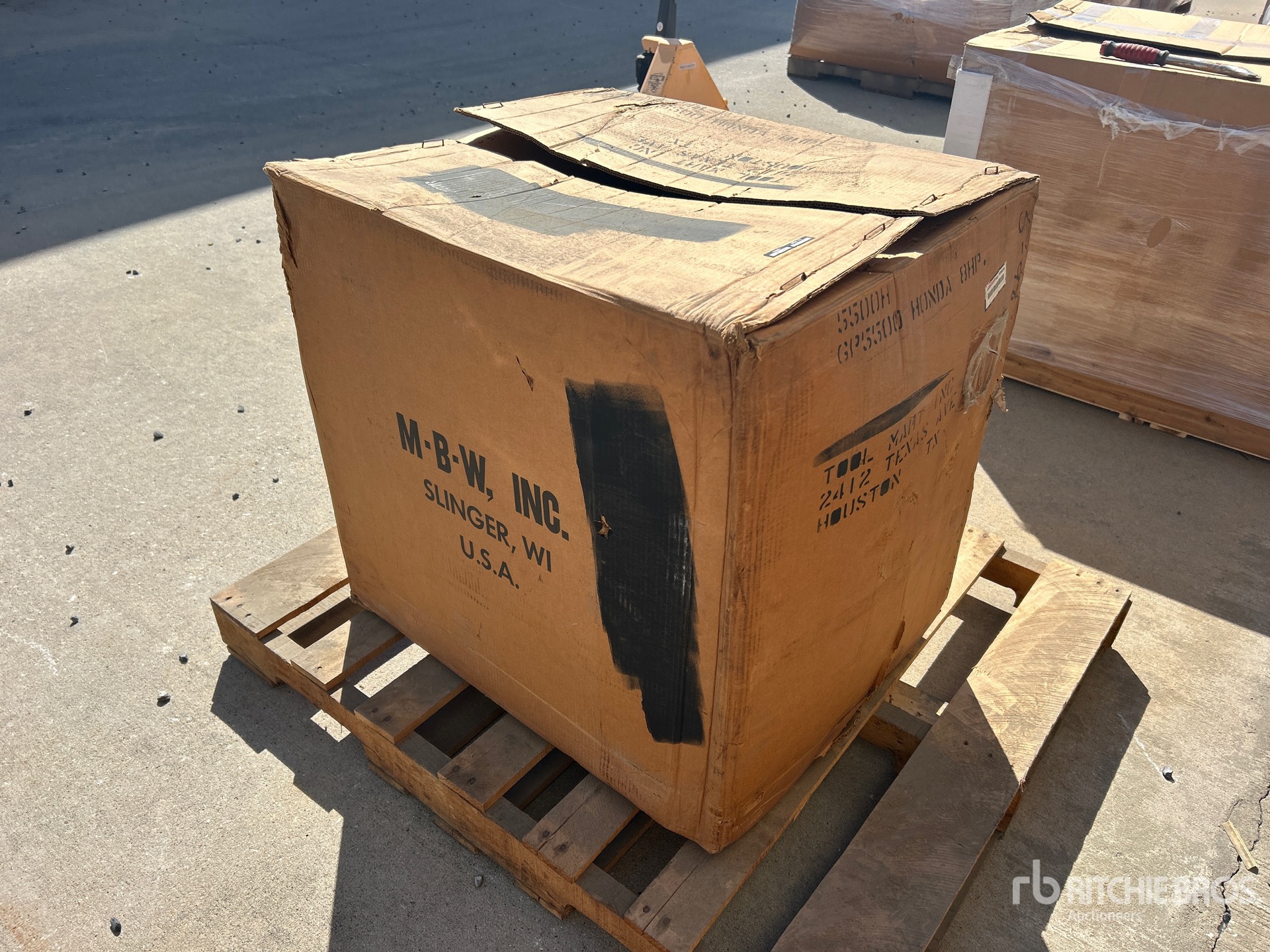 General Appearance with Picture, Left Rear Corner