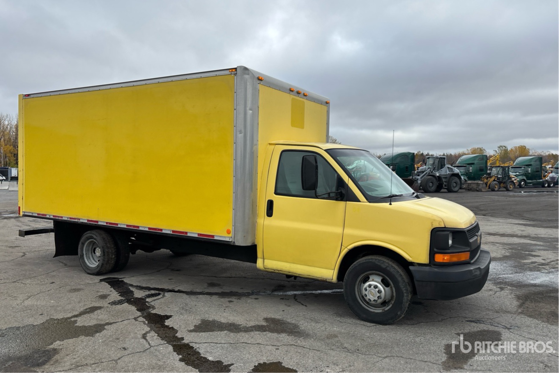 General Appearance with Picture, Right Front Corner