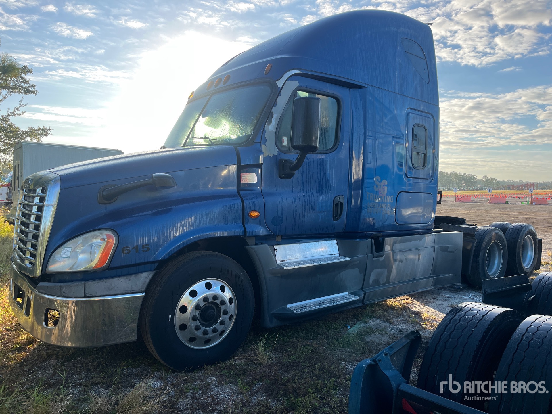 General Appearance with Picture, Left Front Corner