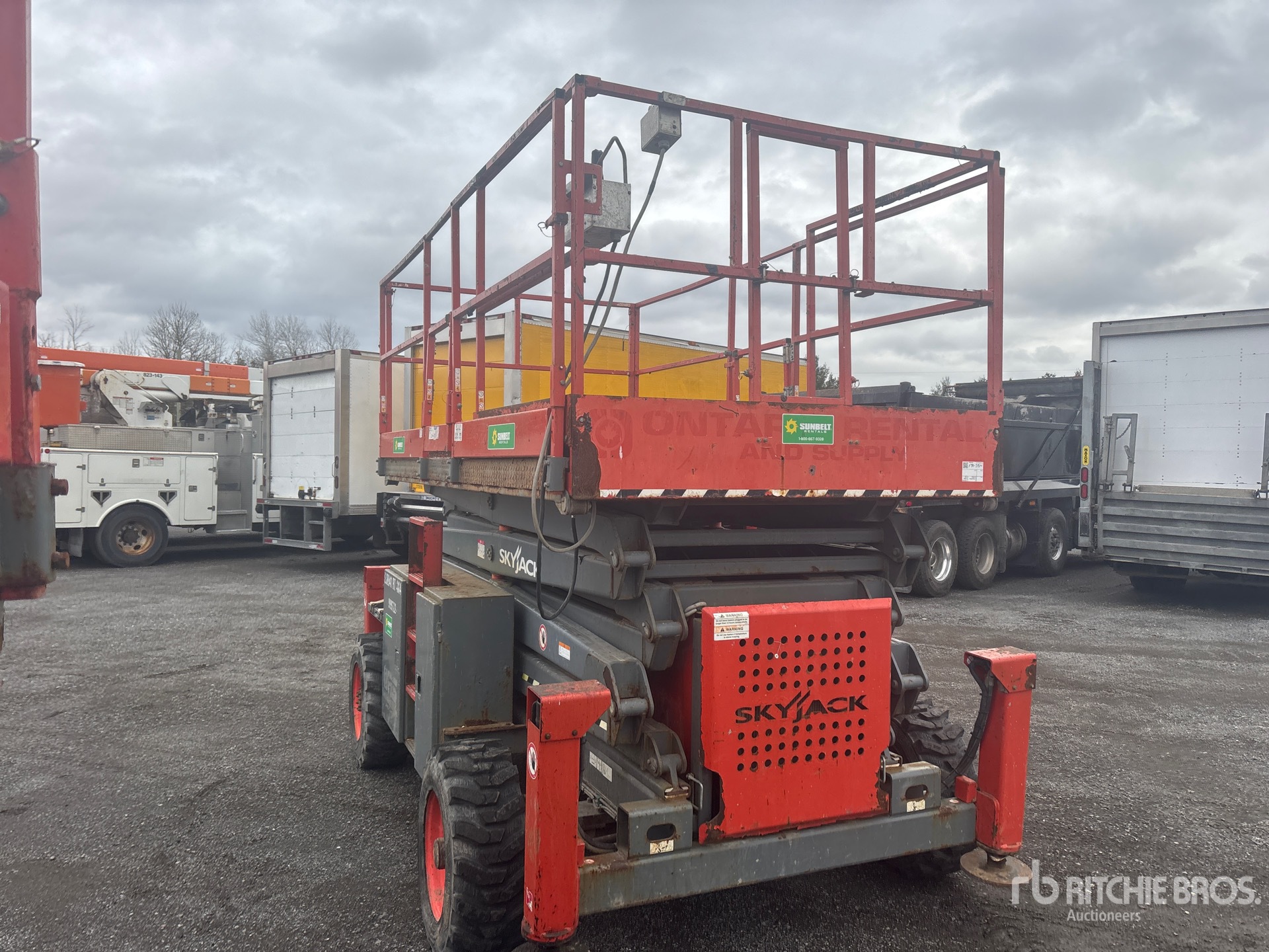 General Appearance with Picture, Left Rear Corner