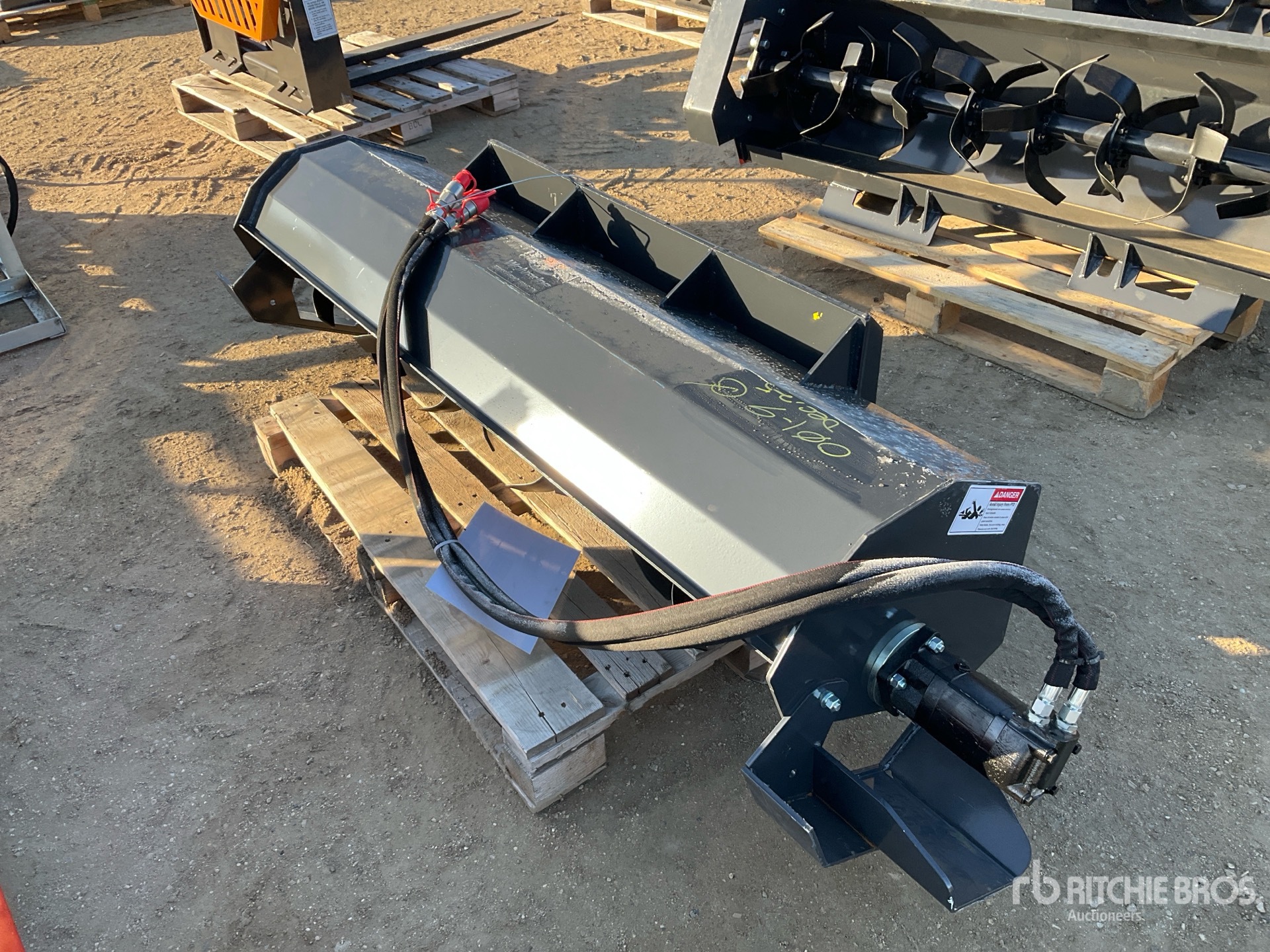 General Appearance with Foto, angolo anteriore sinistro