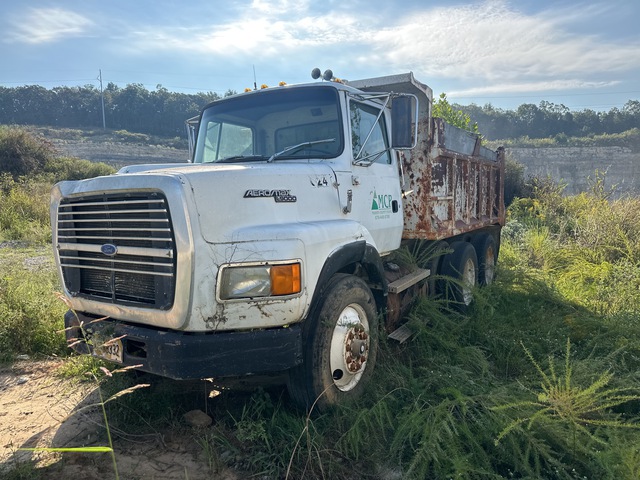 1993 Ford LT9000 6x4 Dump Truck