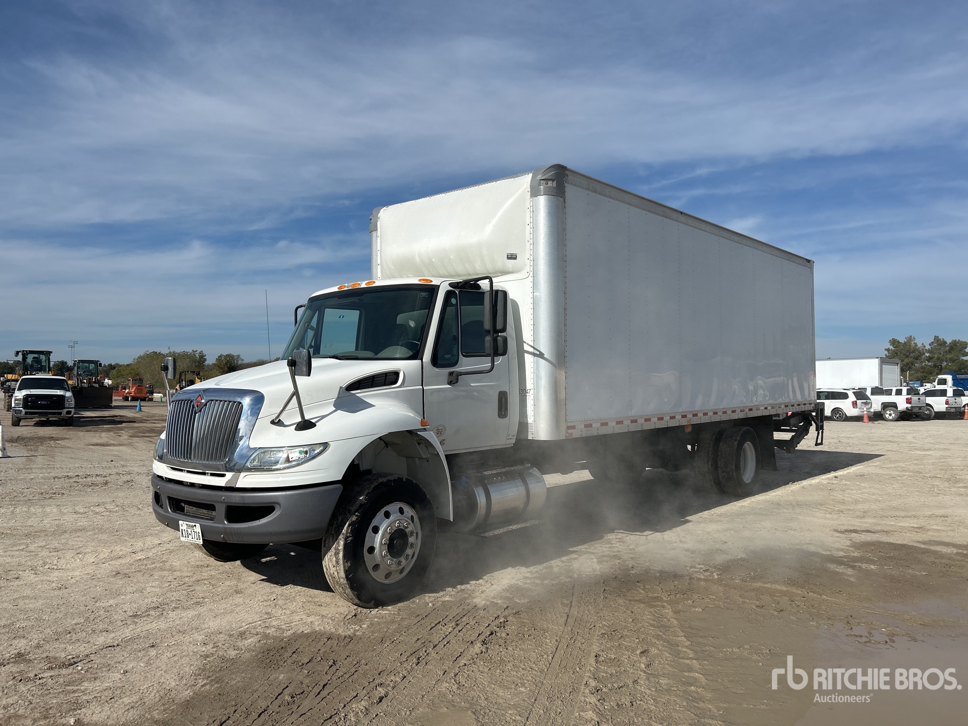 General Appearance with Bild, Ecke vorne links