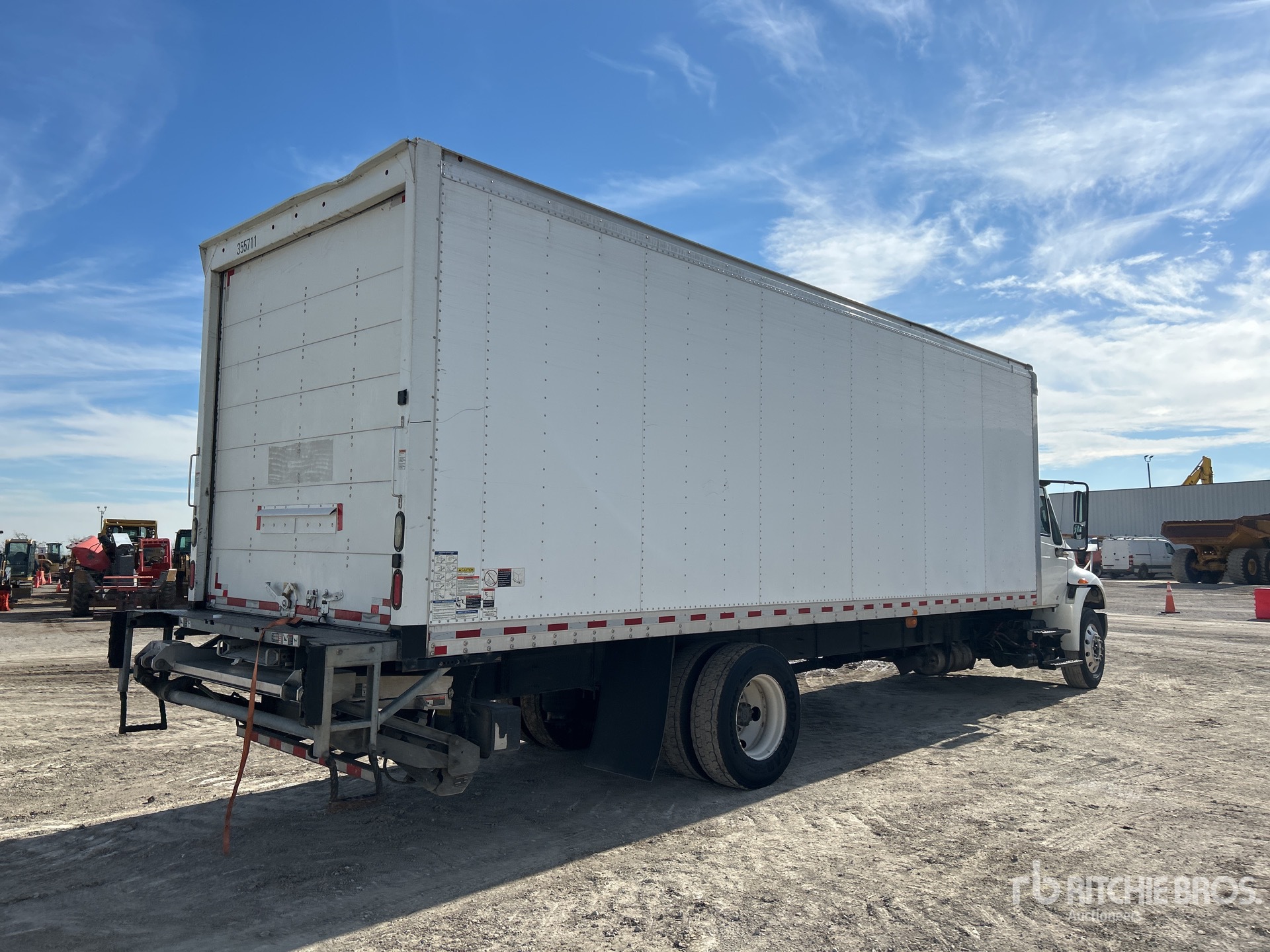 General Appearance with Bild, Ecke hinten rechts