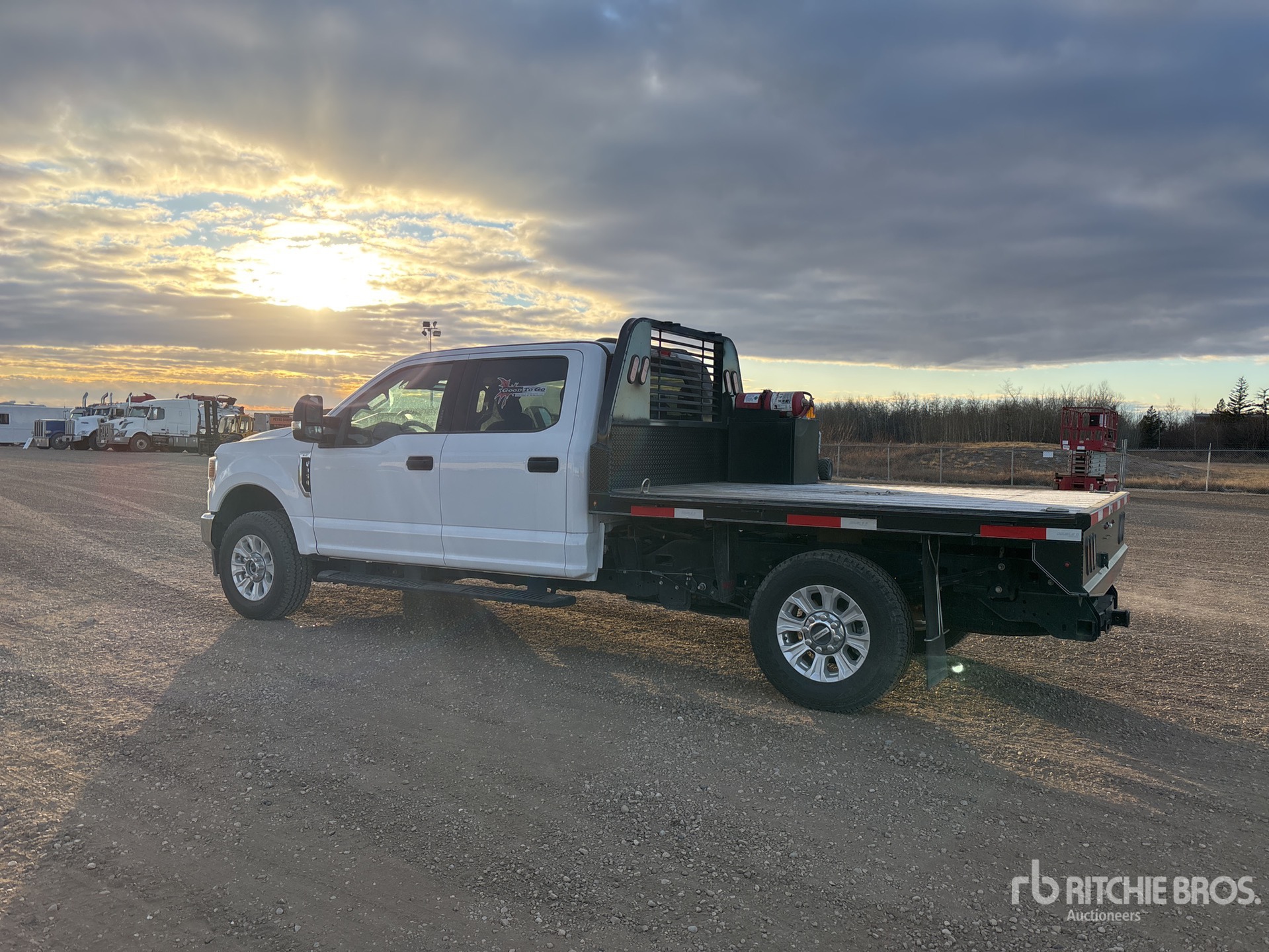 Aspect général with Image, coin arrière gauche