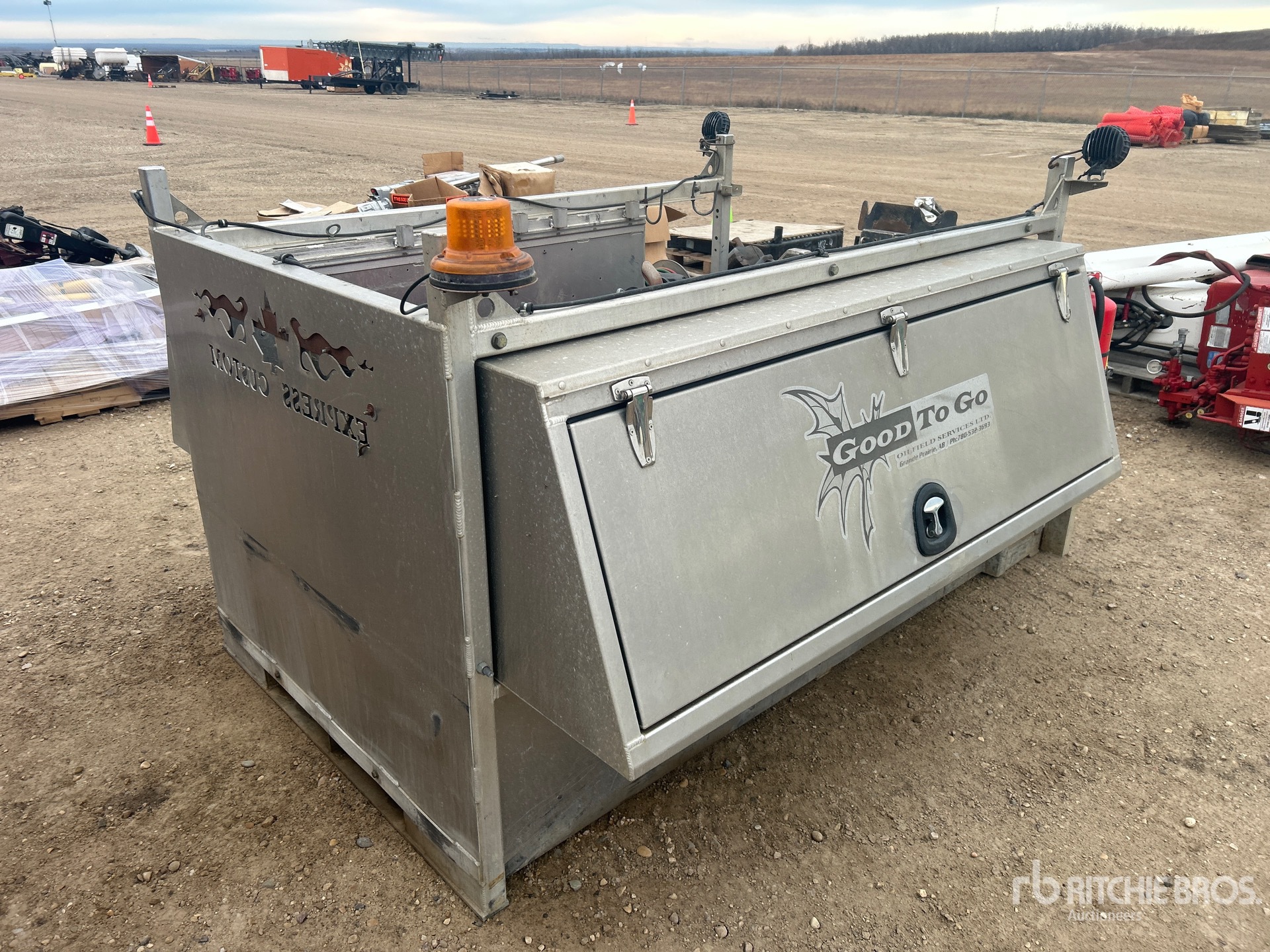 General Appearance with Bild, Ecke hinten rechts