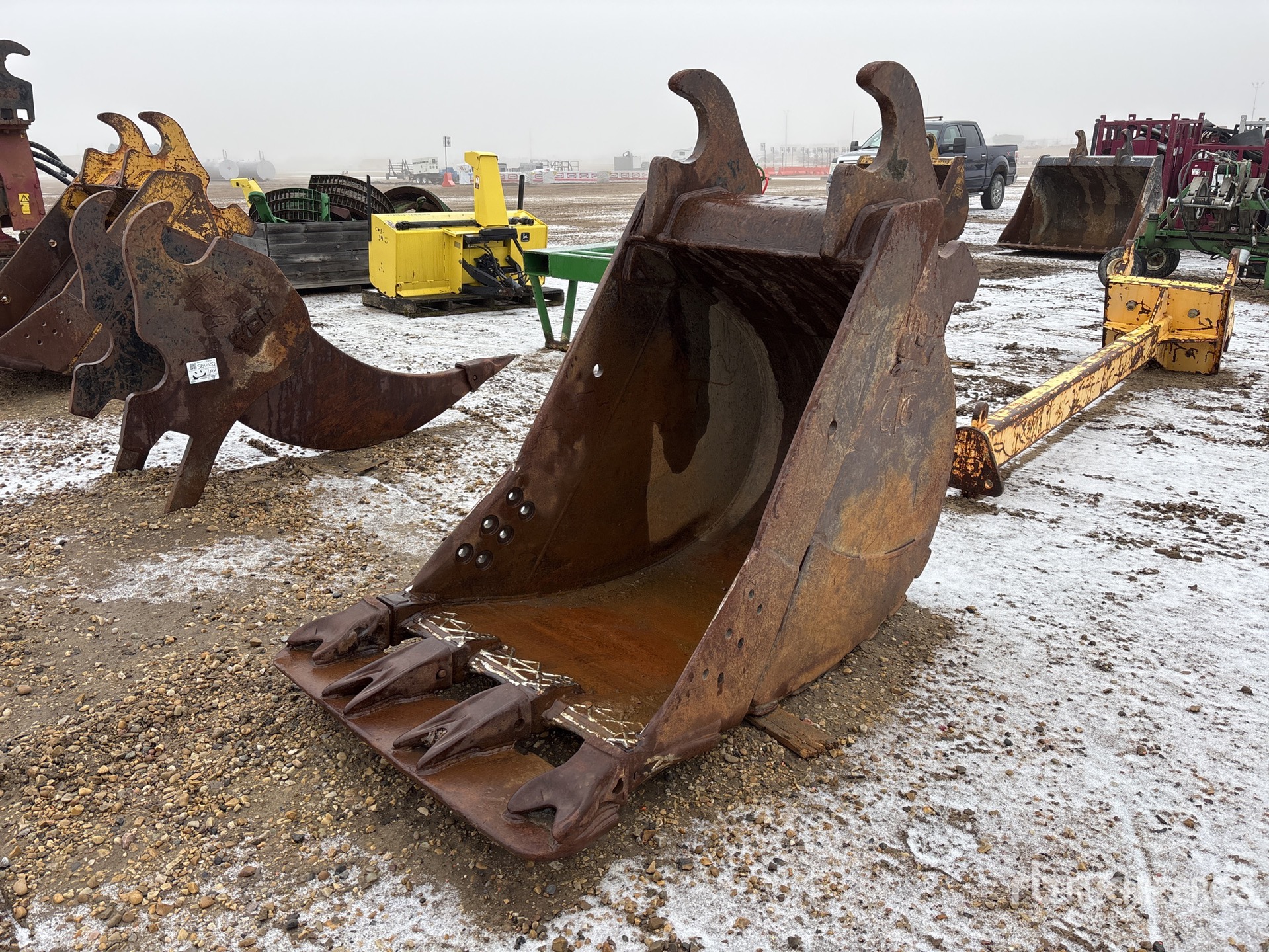 General Appearance with Bild, Ecke vorne links