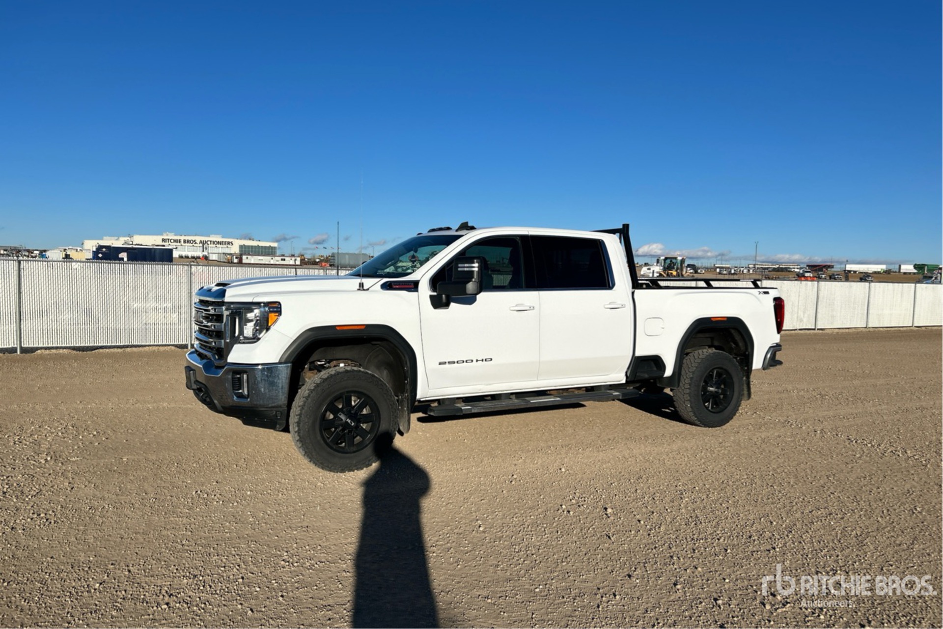 General Appearance with Bild, Ecke vorne links