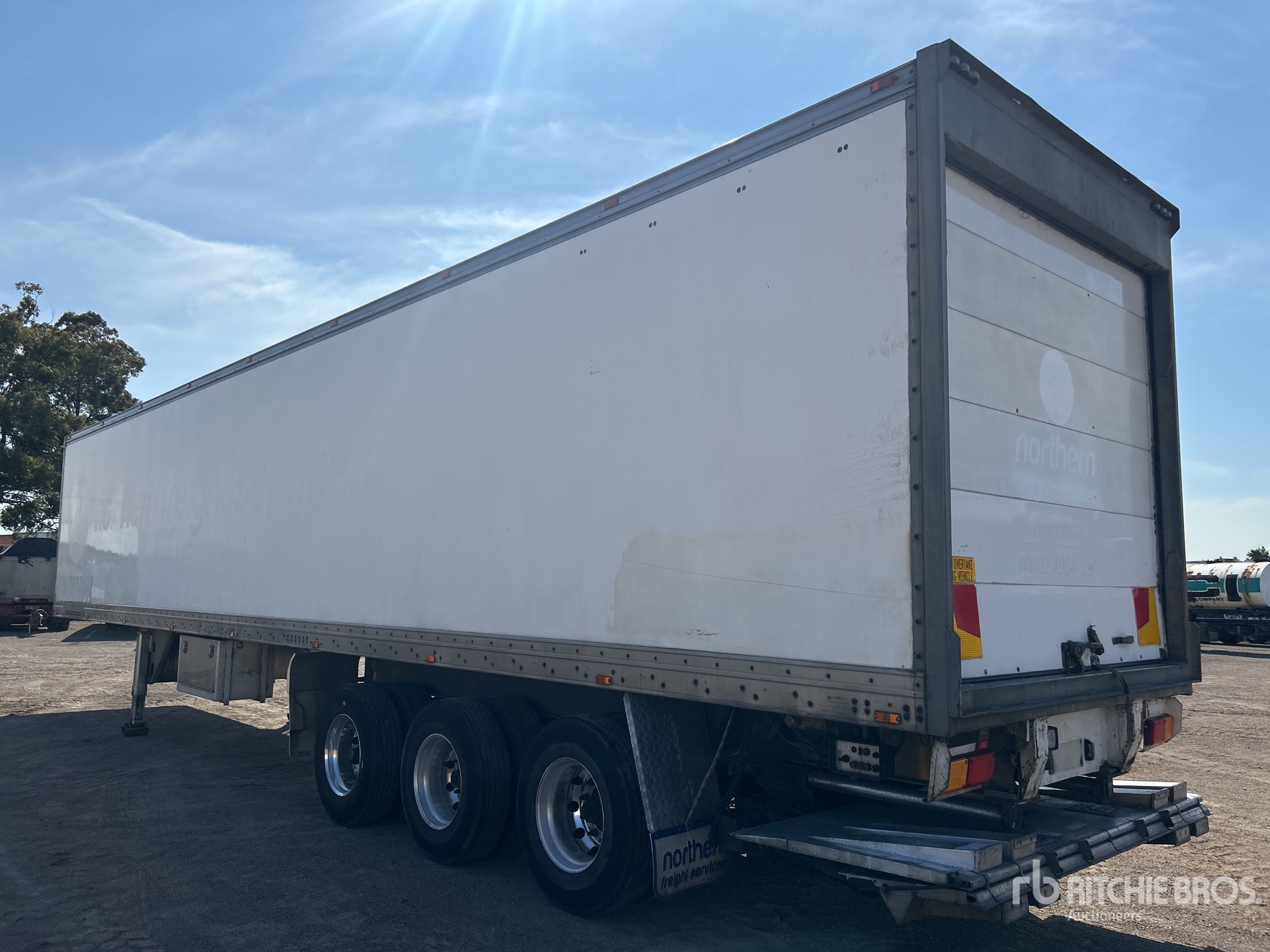 General Appearance with Picture, Right Rear Corner