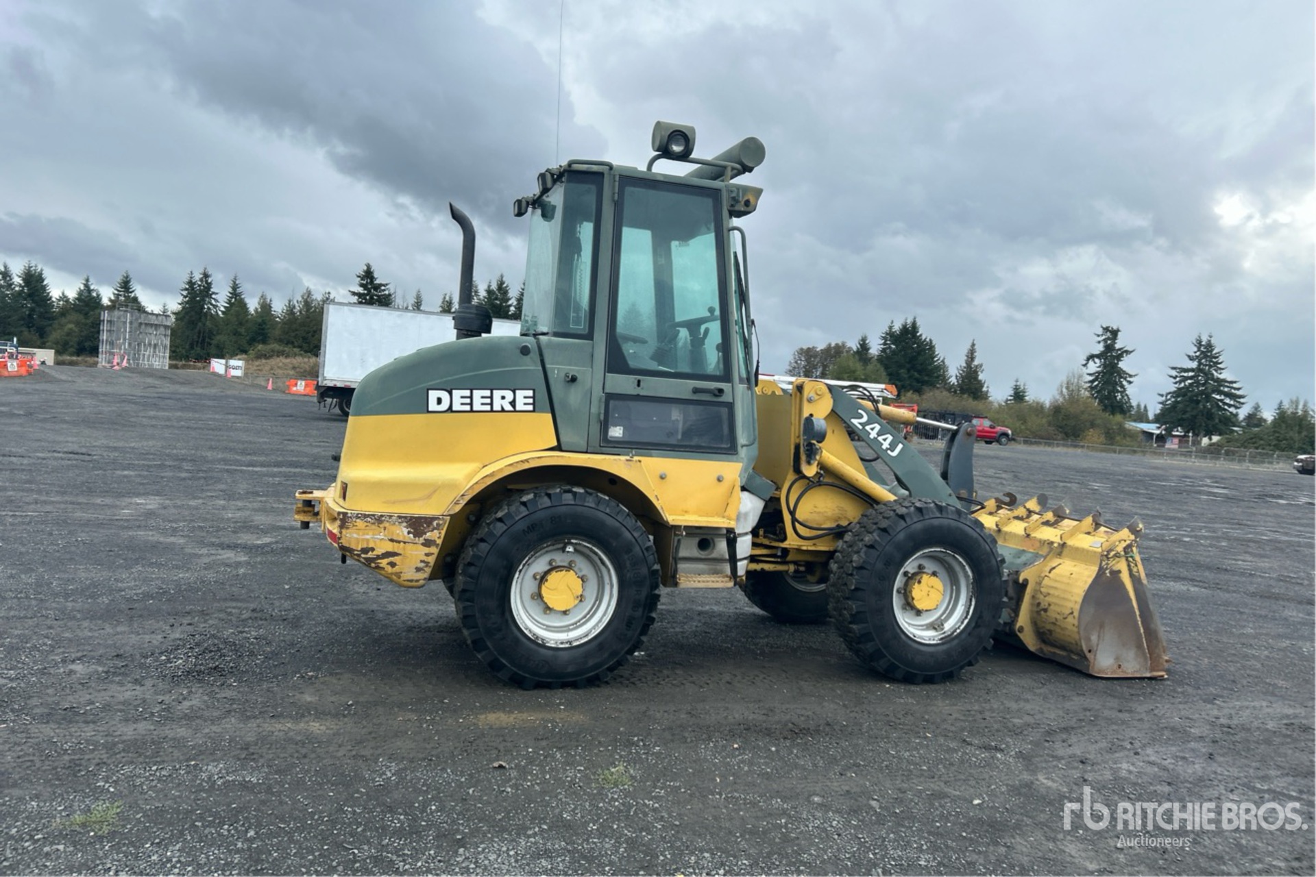 General Appearance with Picture, Right Rear Corner
