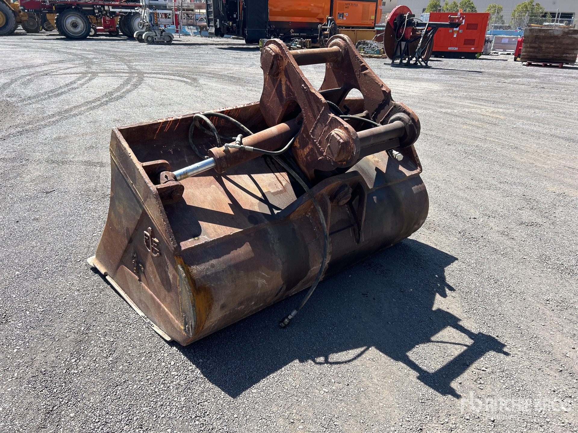 General Appearance with Picture, Left Rear Corner