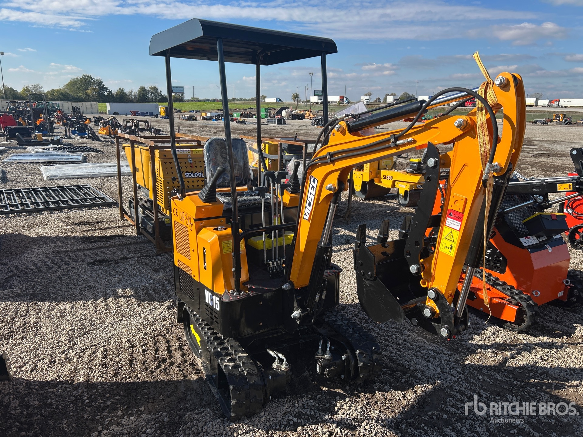 General Appearance with Picture, Right Front Corner