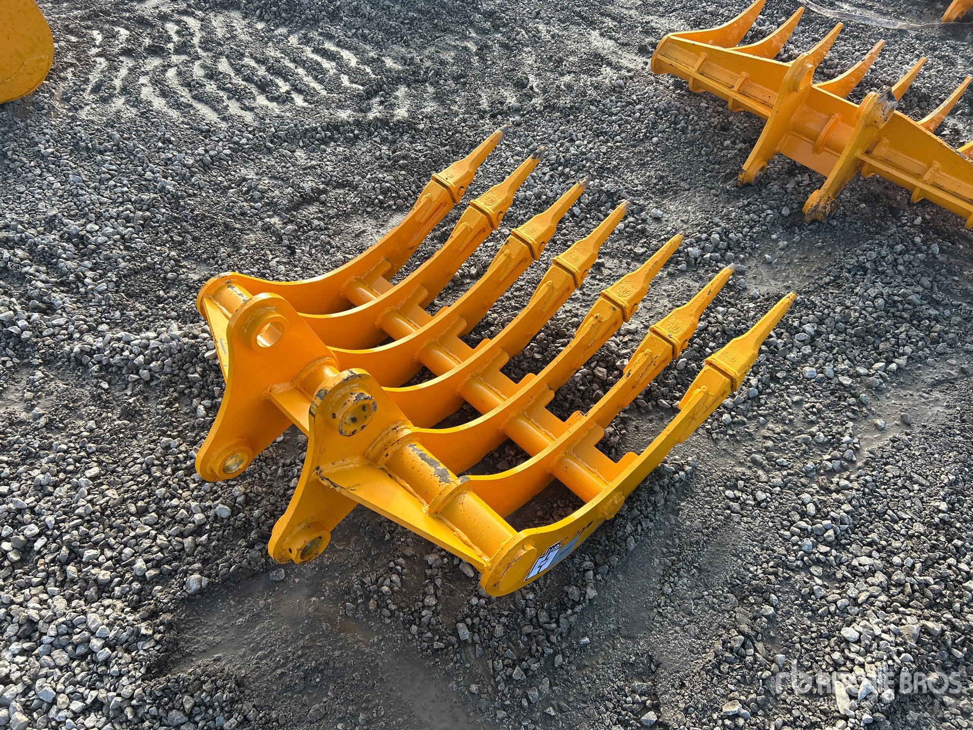 Aspect général with Image, coin arrière droit