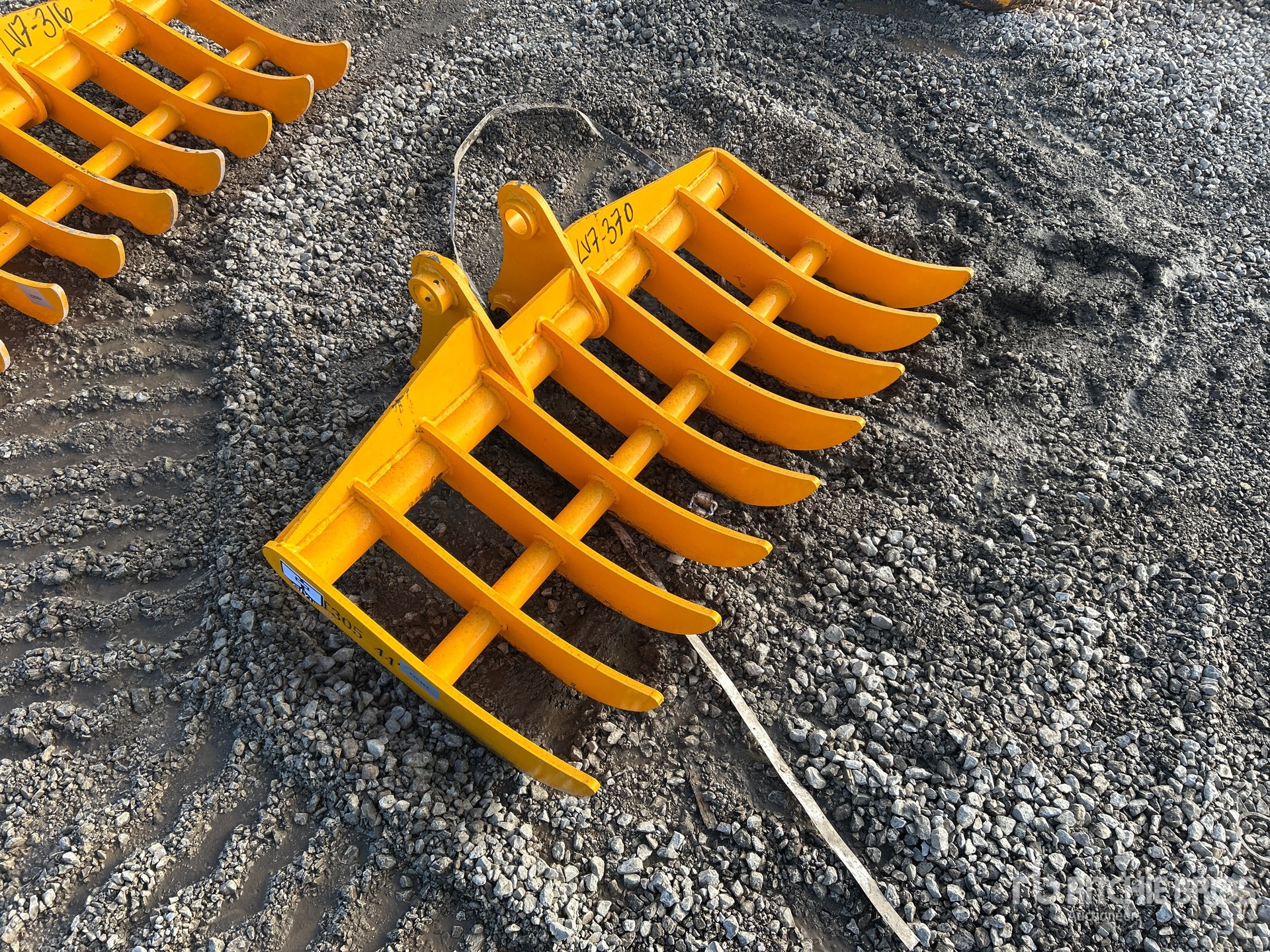 Aspect général with Image, coin avant droit