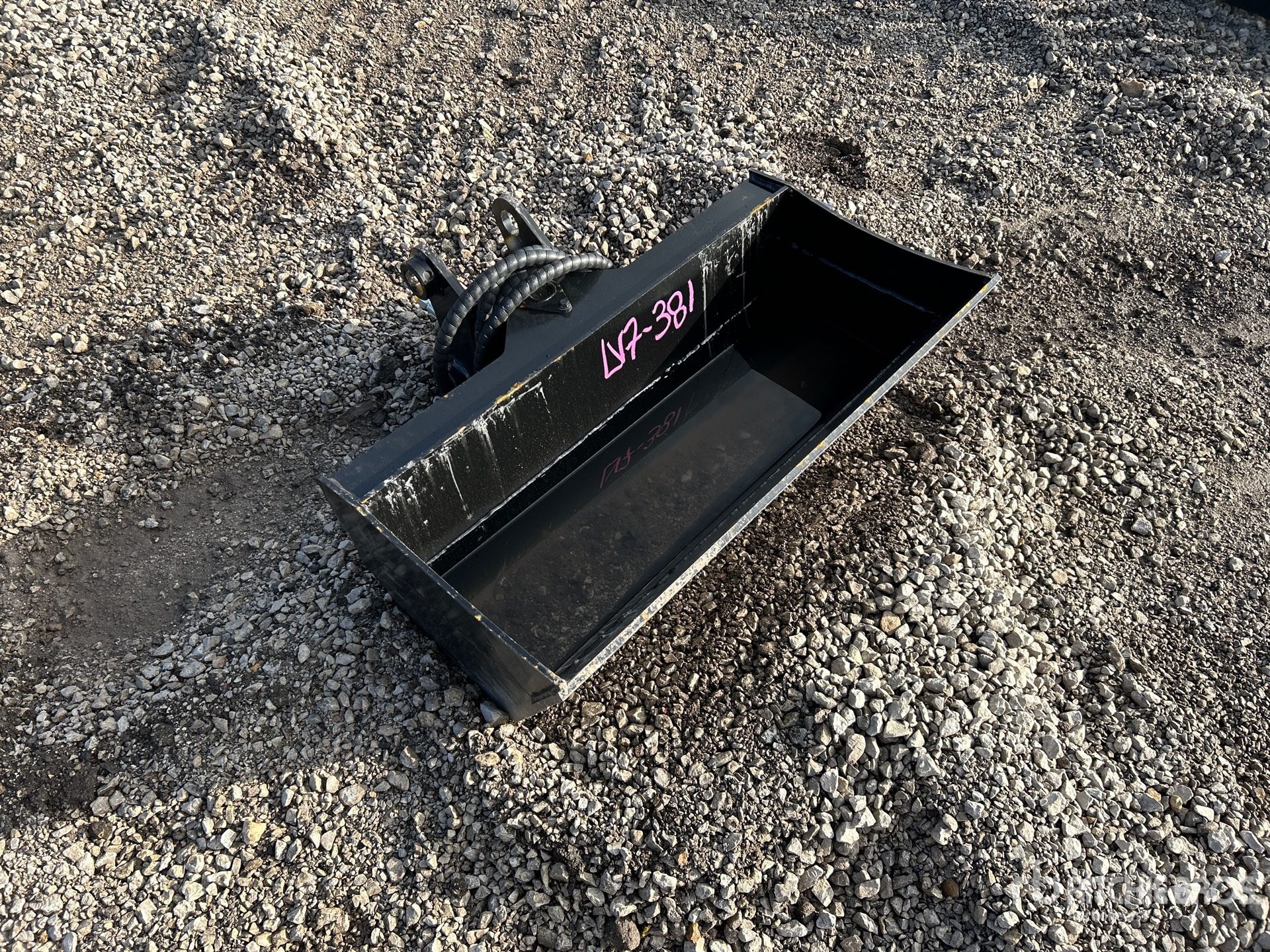 Aspect général with Image, coin avant droit