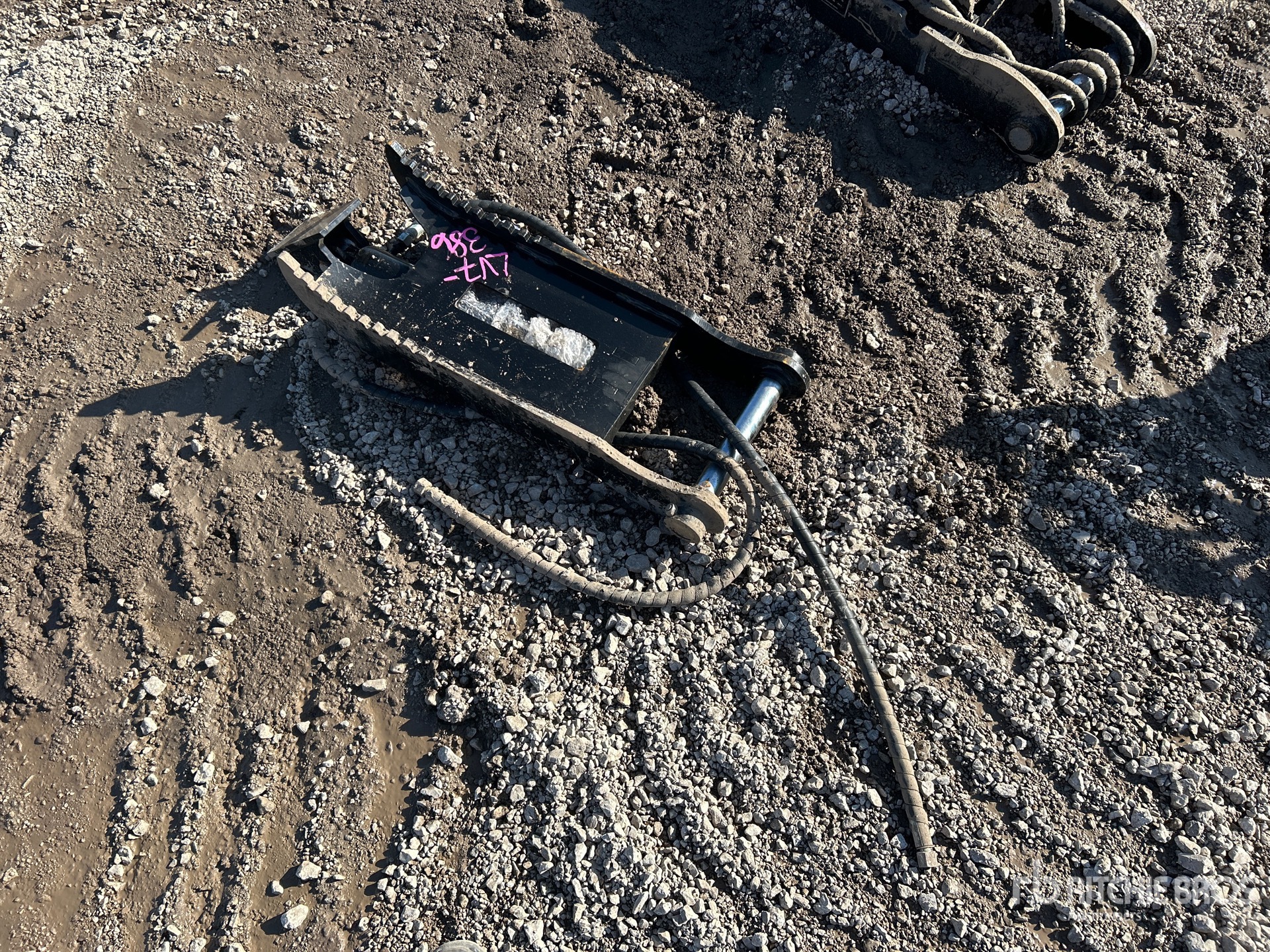 Aspect général with Image, coin arrière droit