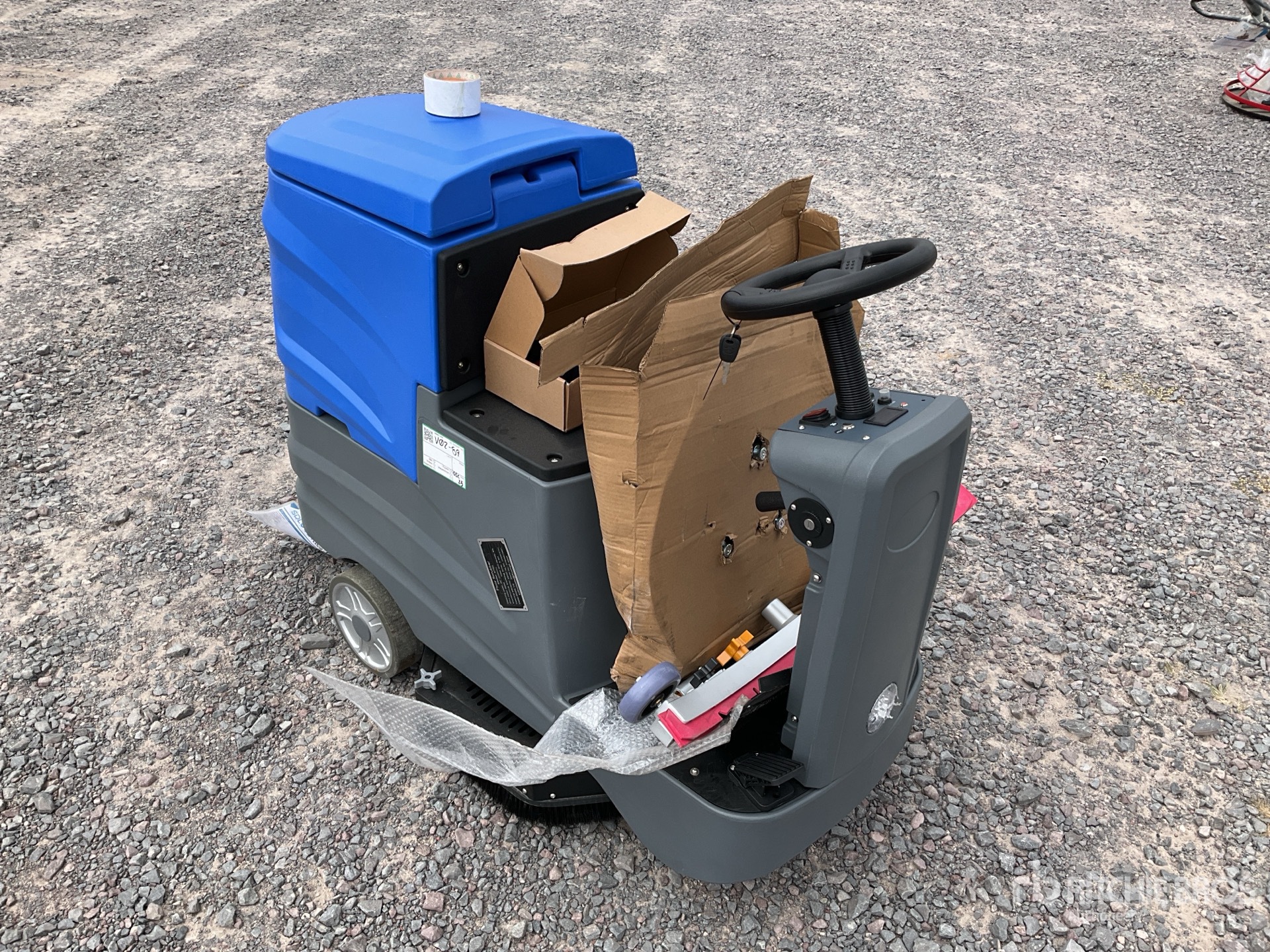 General Appearance with Picture, Right Front Corner