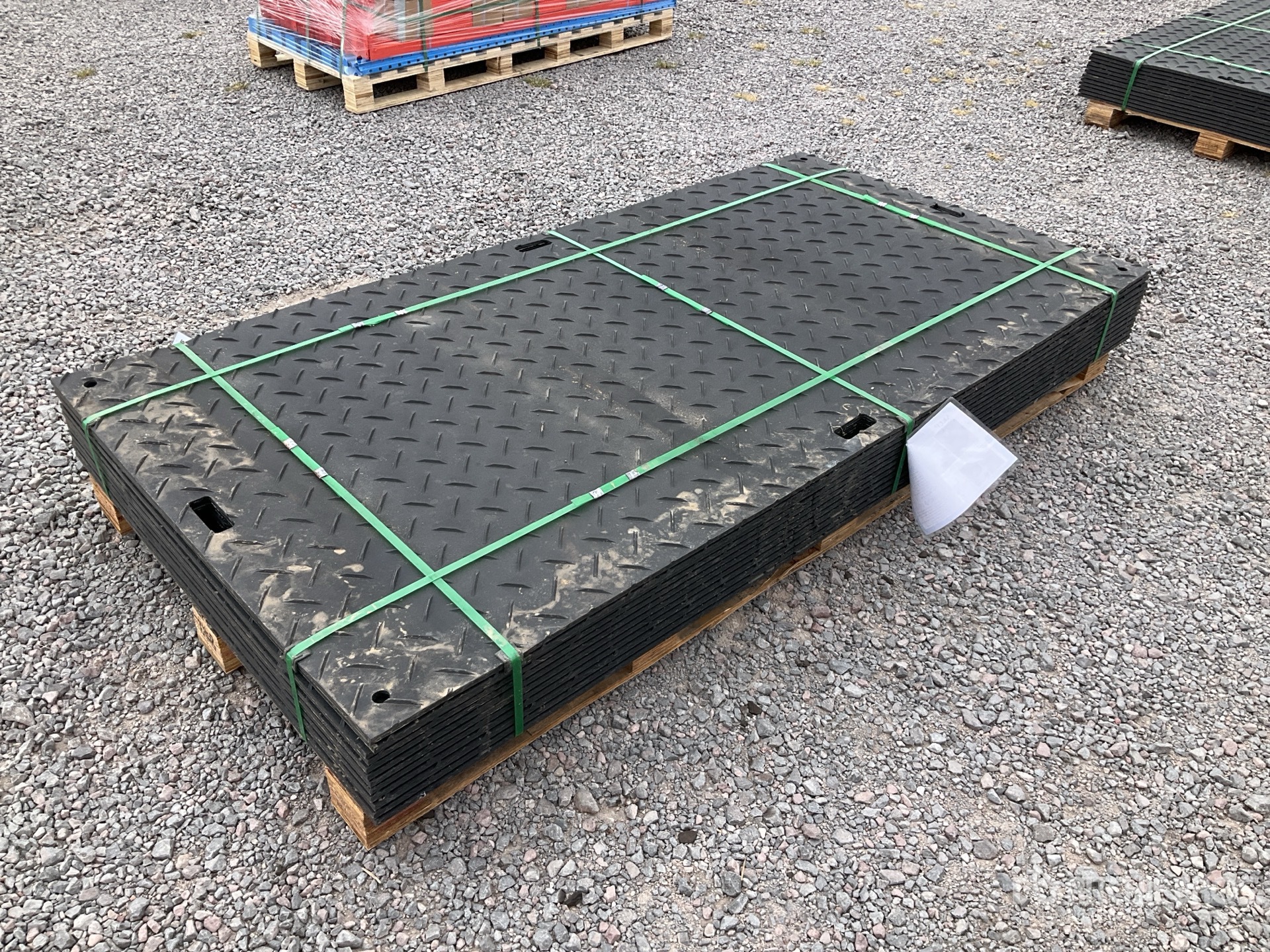 General Appearance with Bild, Ecke vorne links