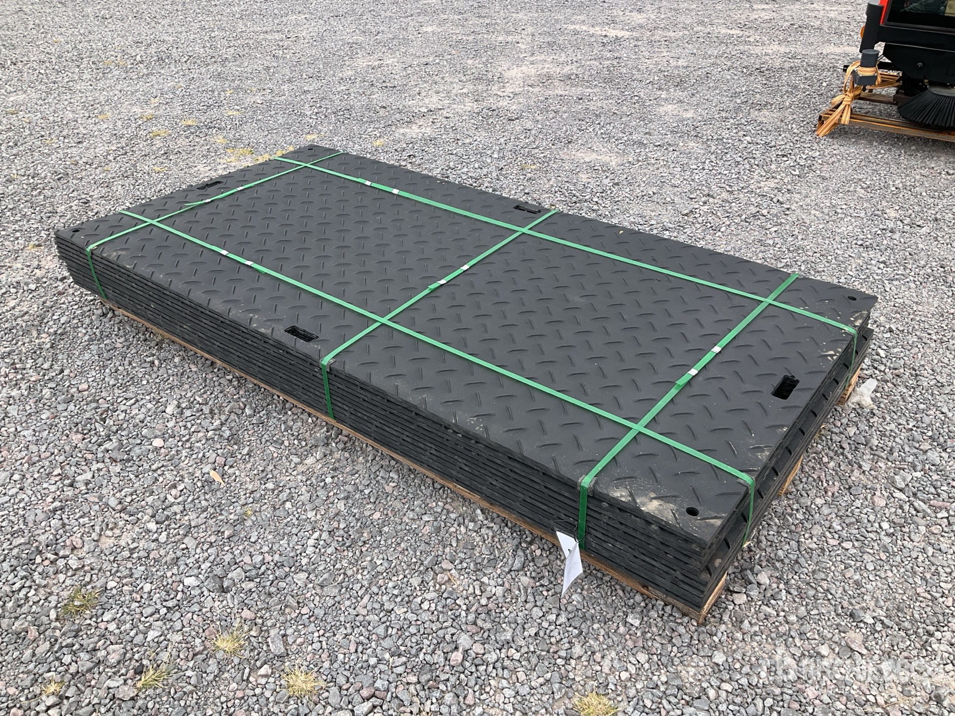 General Appearance with Bild, Ecke vorne rechts