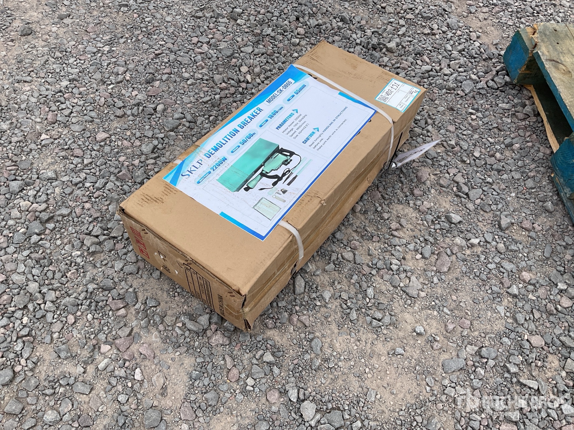 General Appearance with Picture, Left Front Corner