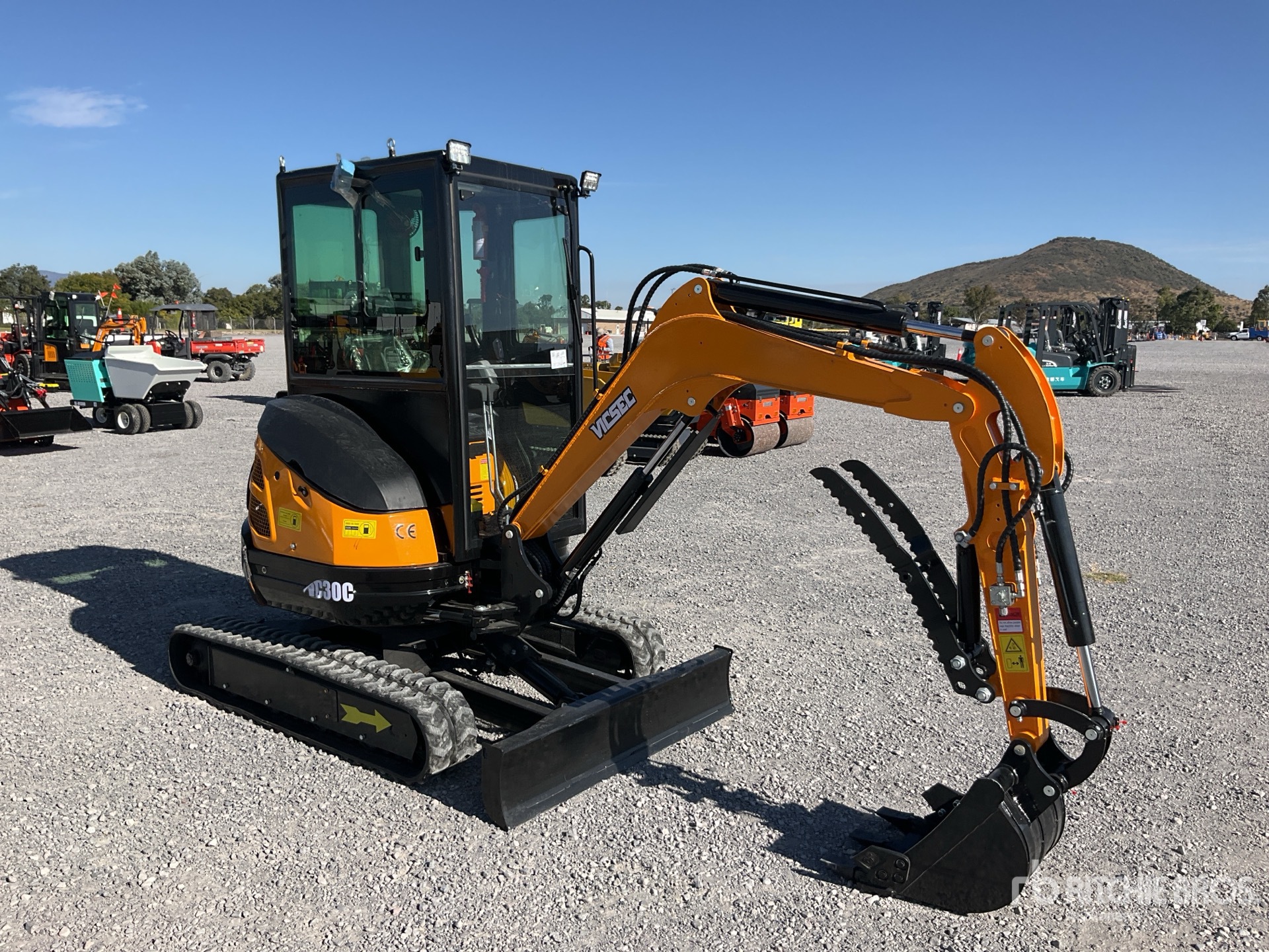 General Appearance with Picture, Right Front Corner