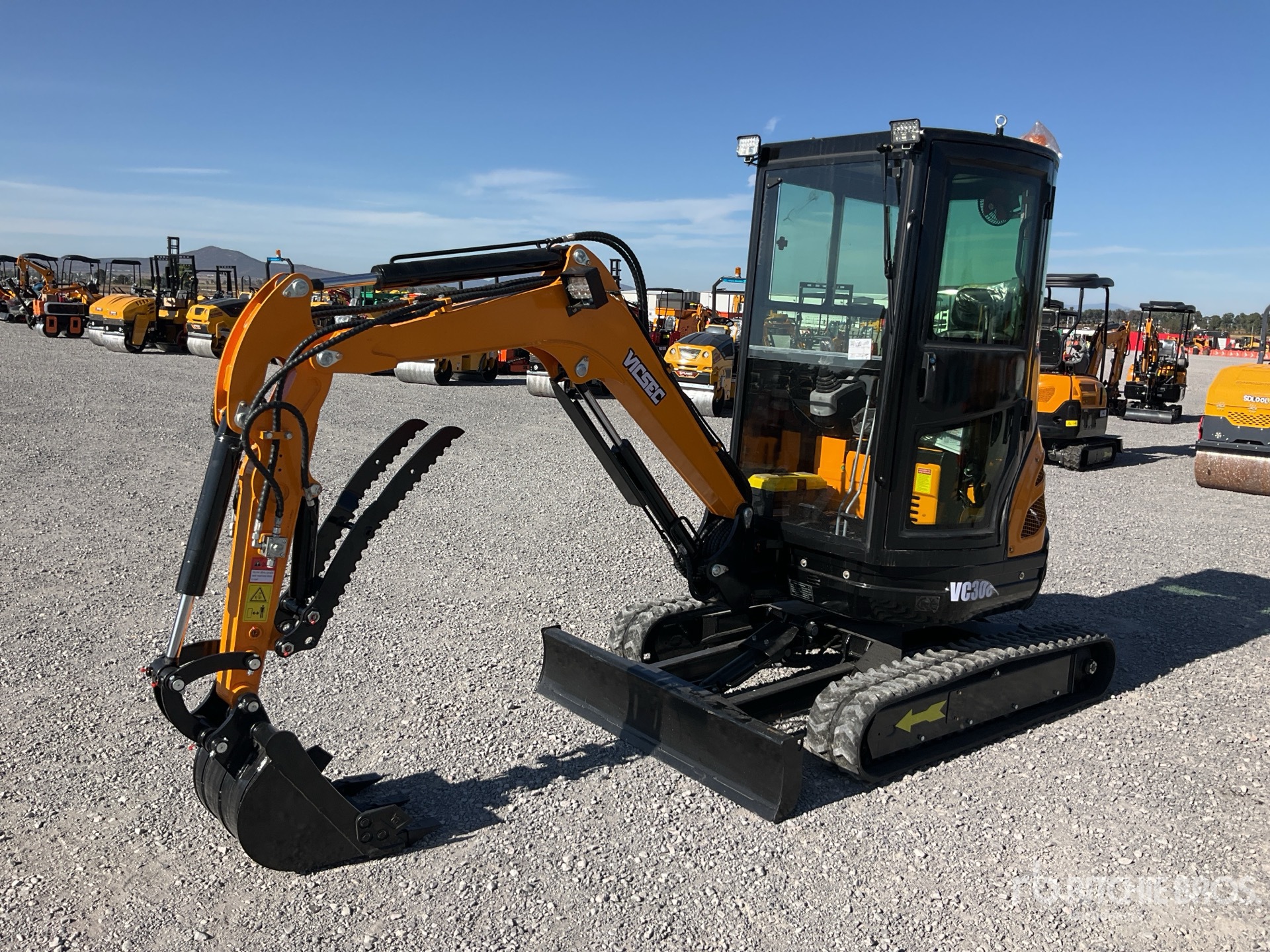 General Appearance with Picture, Left Front Corner