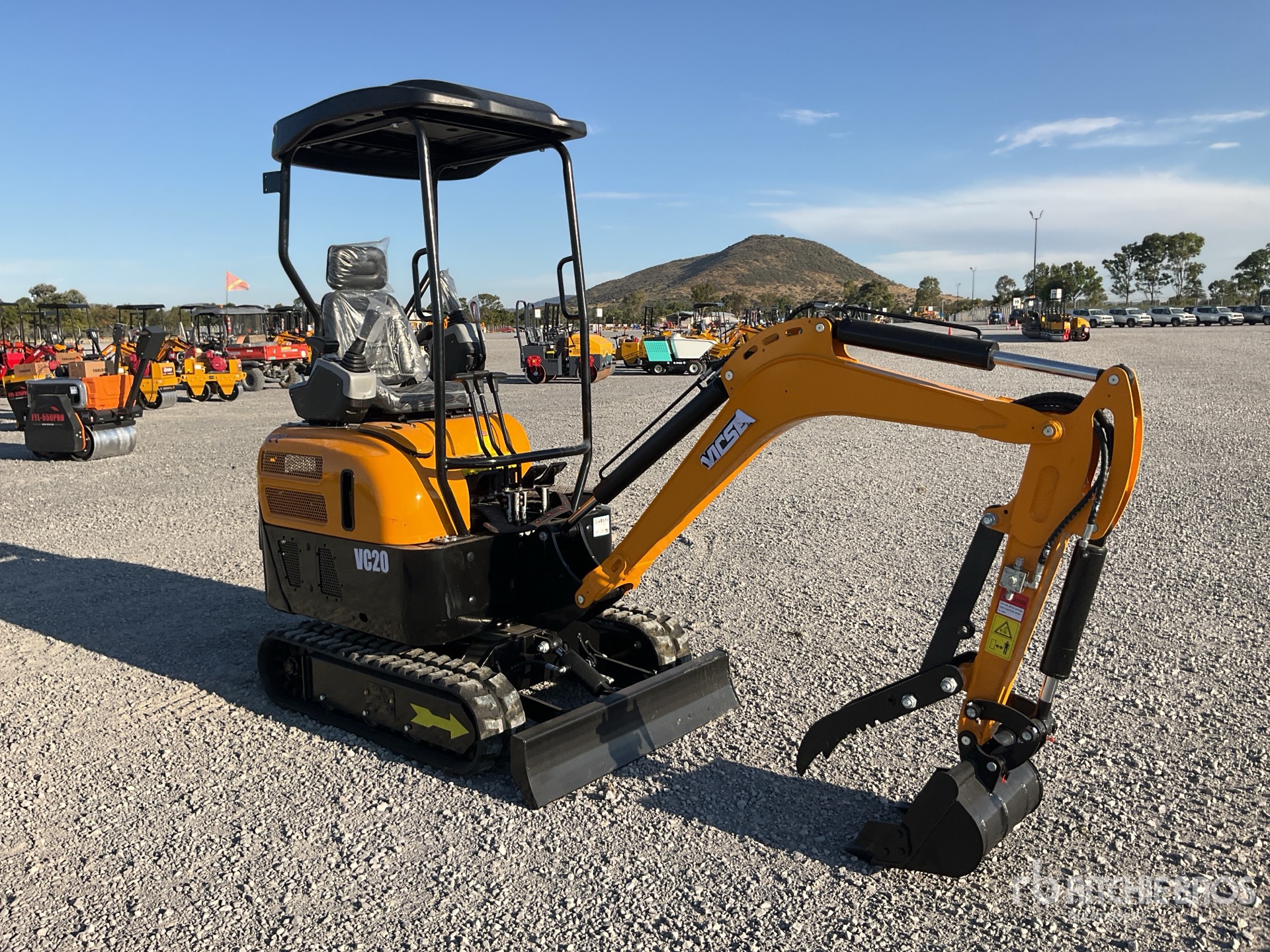 General Appearance with Picture, Right Front Corner