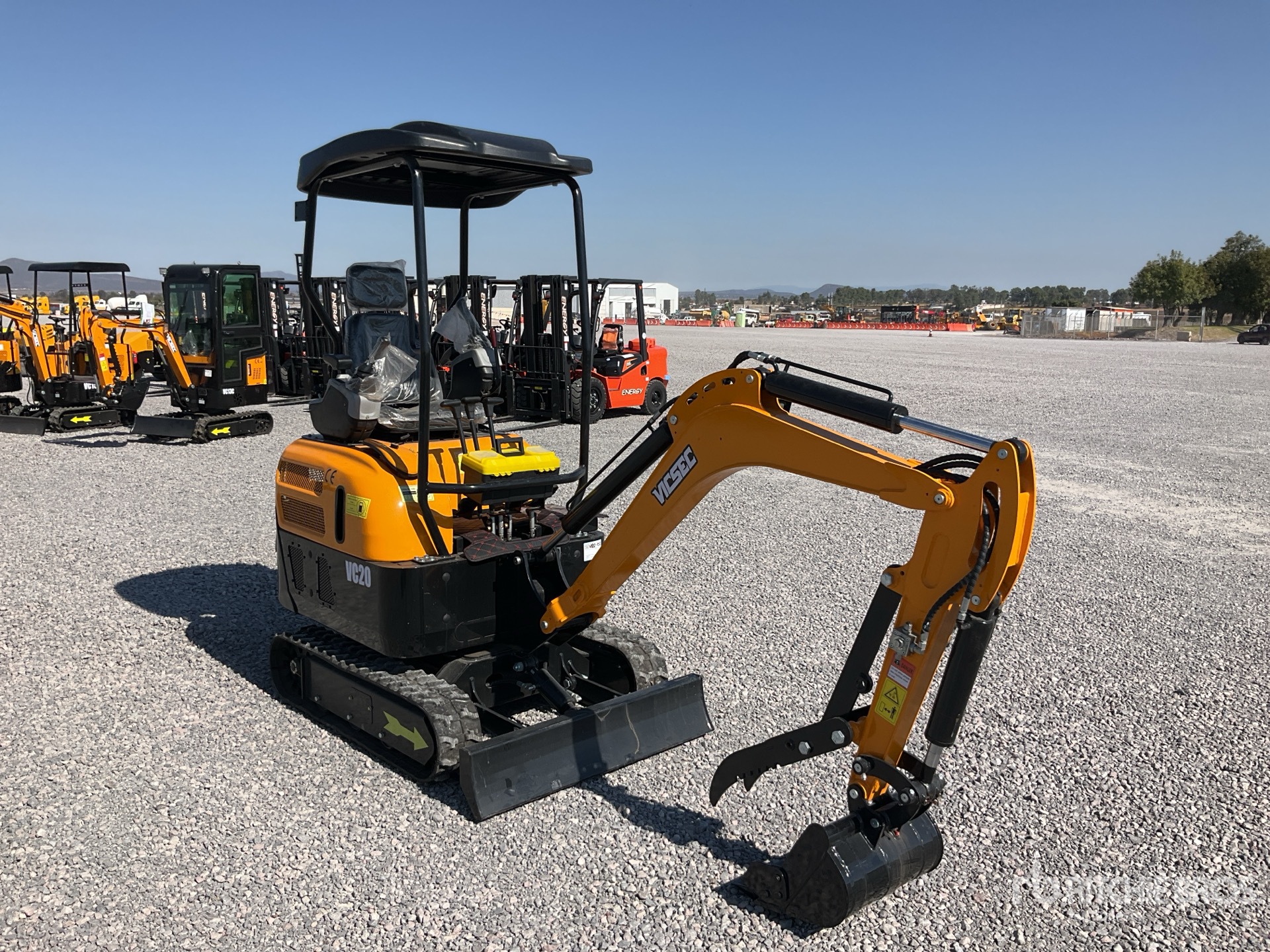 General Appearance with Picture, Right Front Corner