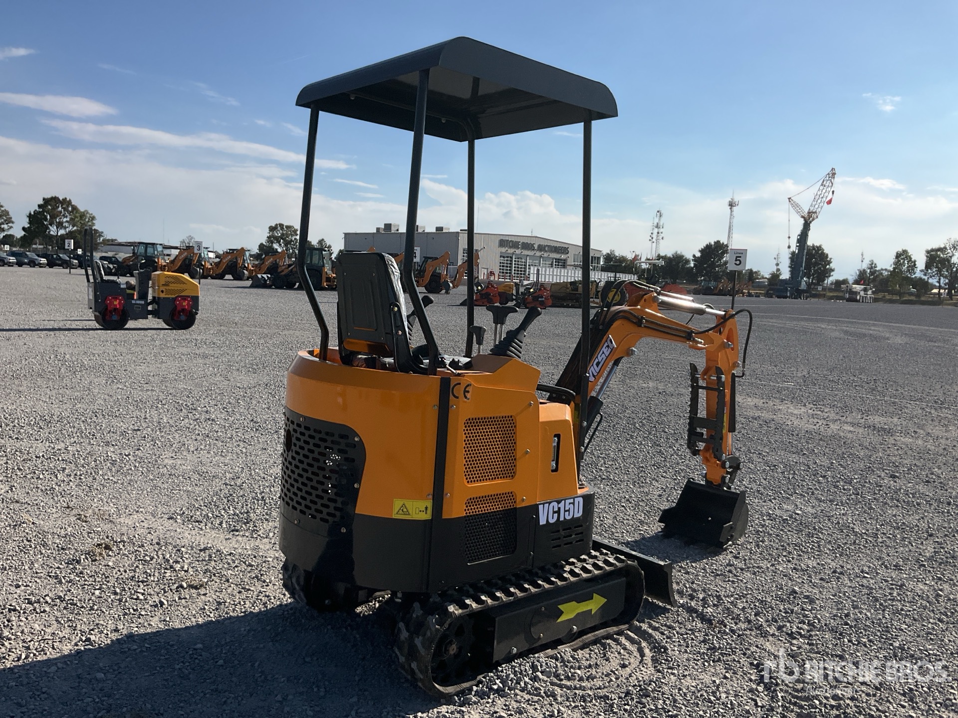 General Appearance with Foto, angolo anteriore sinistro