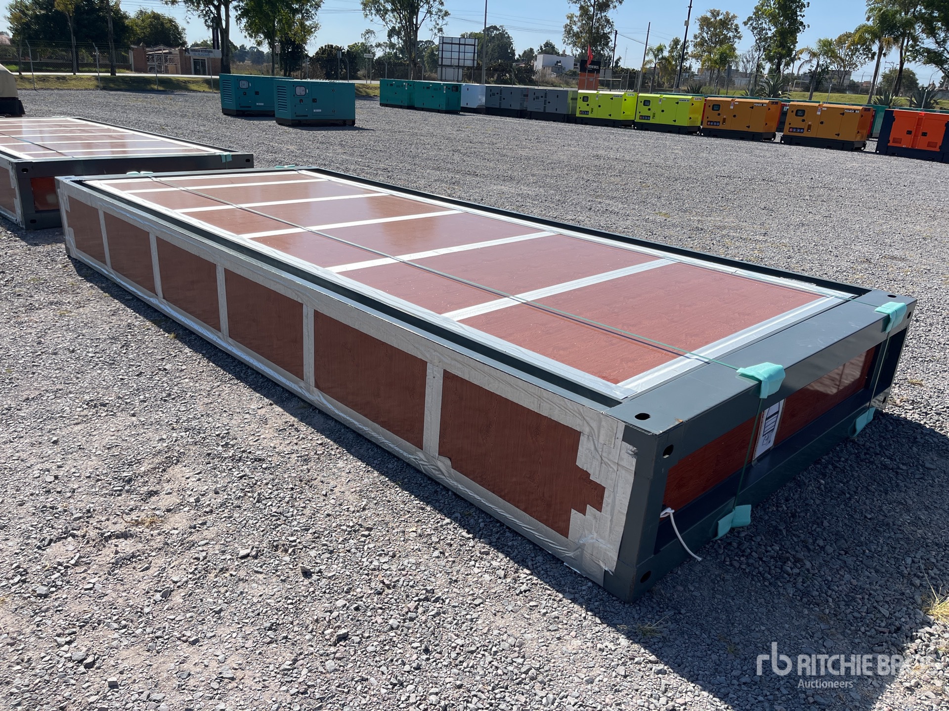 General Appearance with Foto, angolo posteriore sinistro