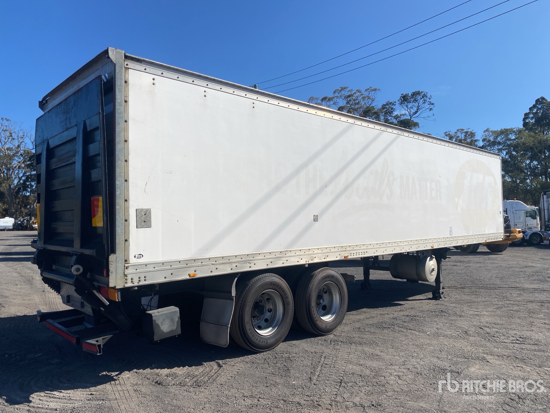 General Appearance with Picture, Left Rear Corner