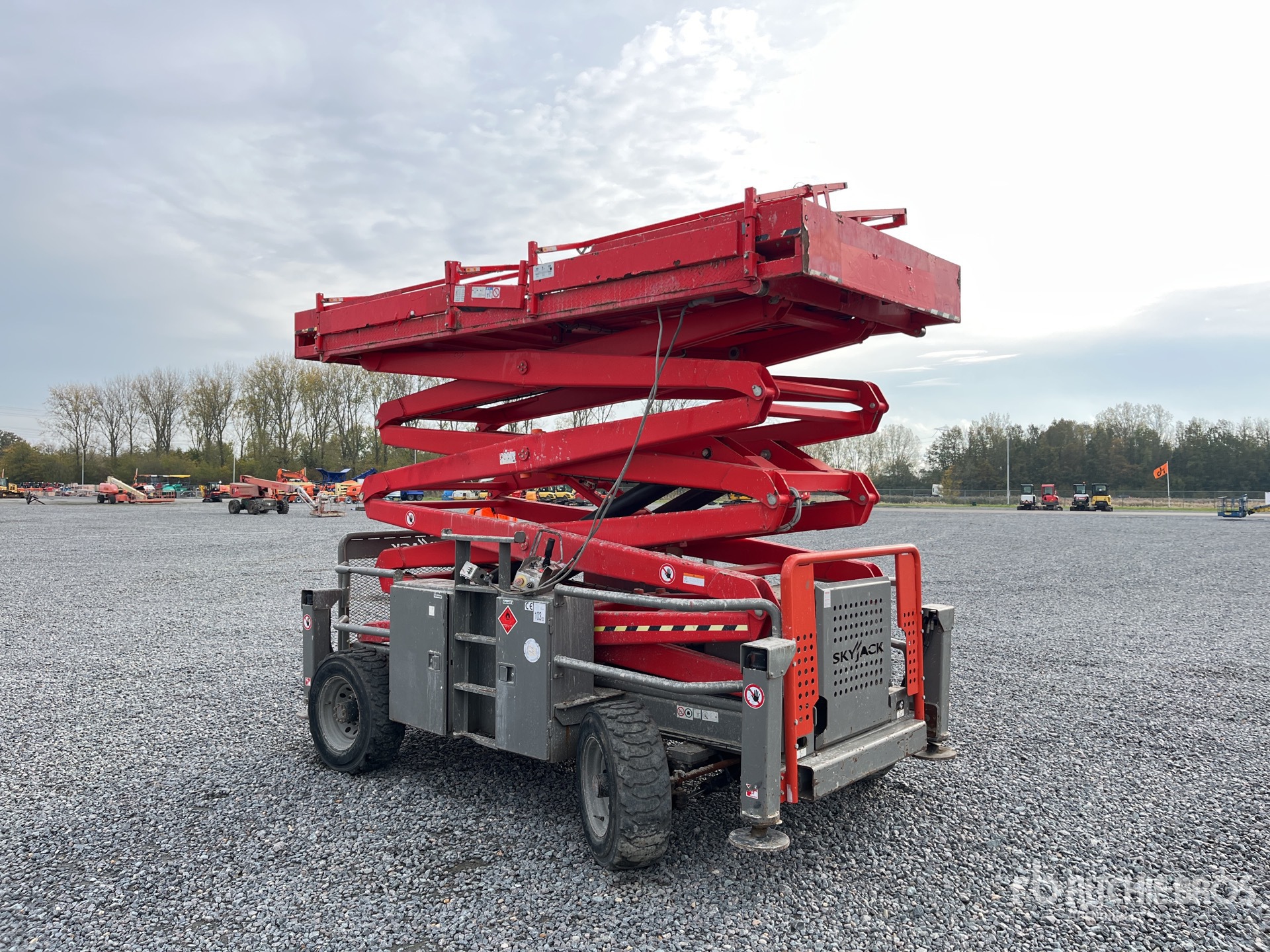 General Appearance with Bild, Ecke vorne rechts