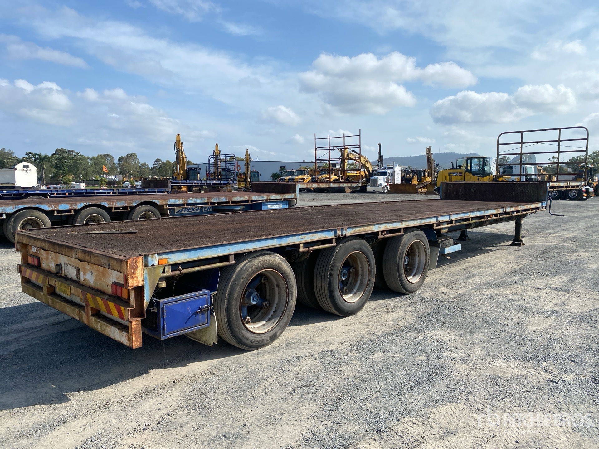 General Appearance with Imagen: esquina trasera izquierda