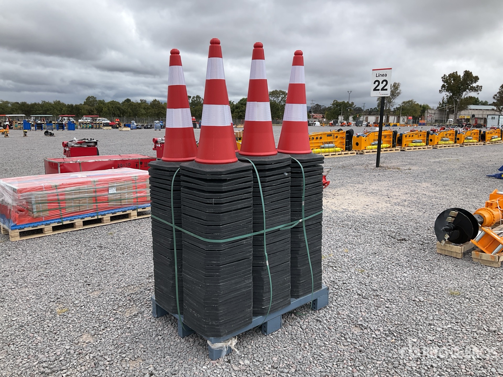 General Appearance with Picture, Left Front Corner