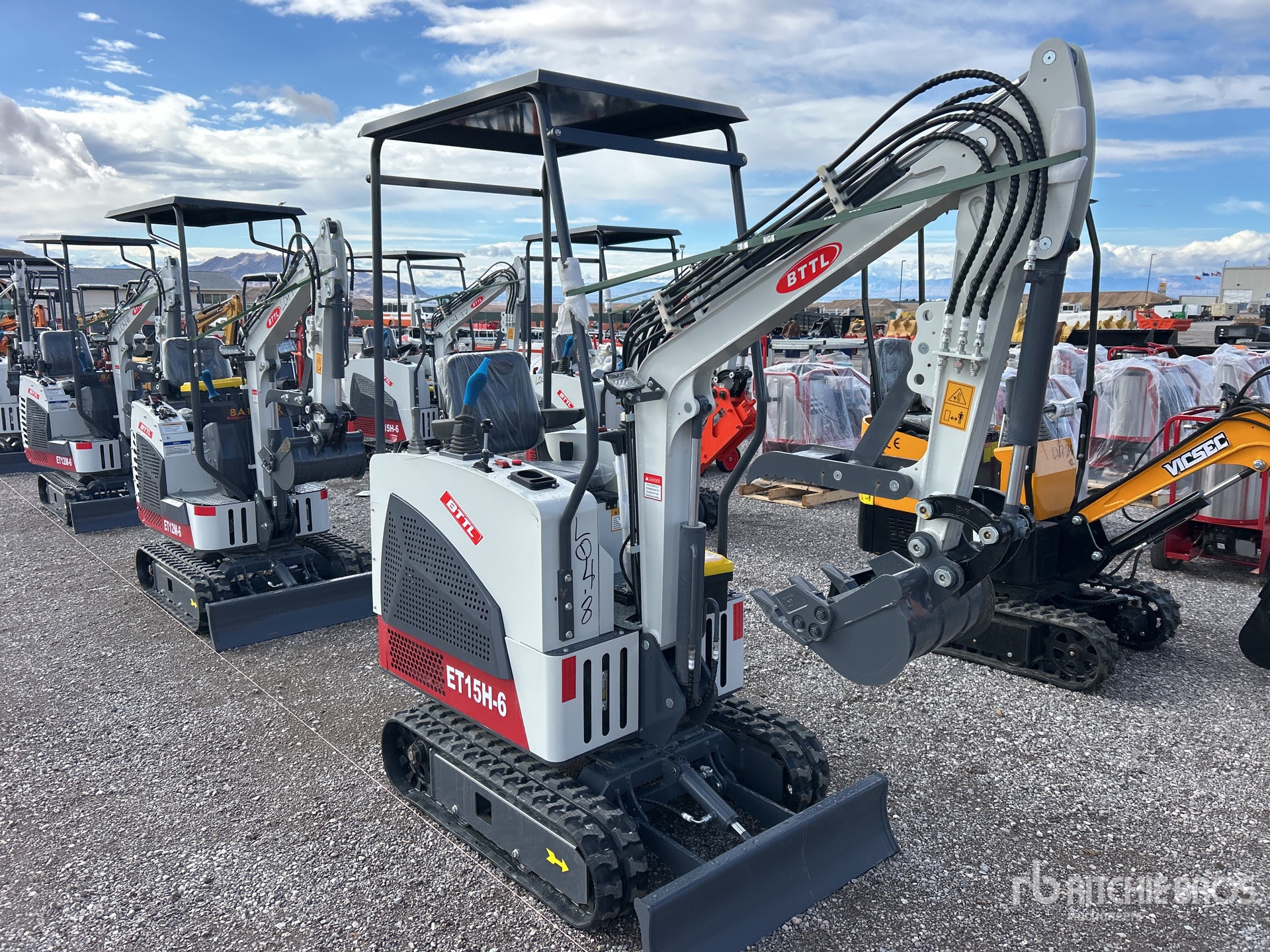 General Appearance with Picture, Right Front Corner