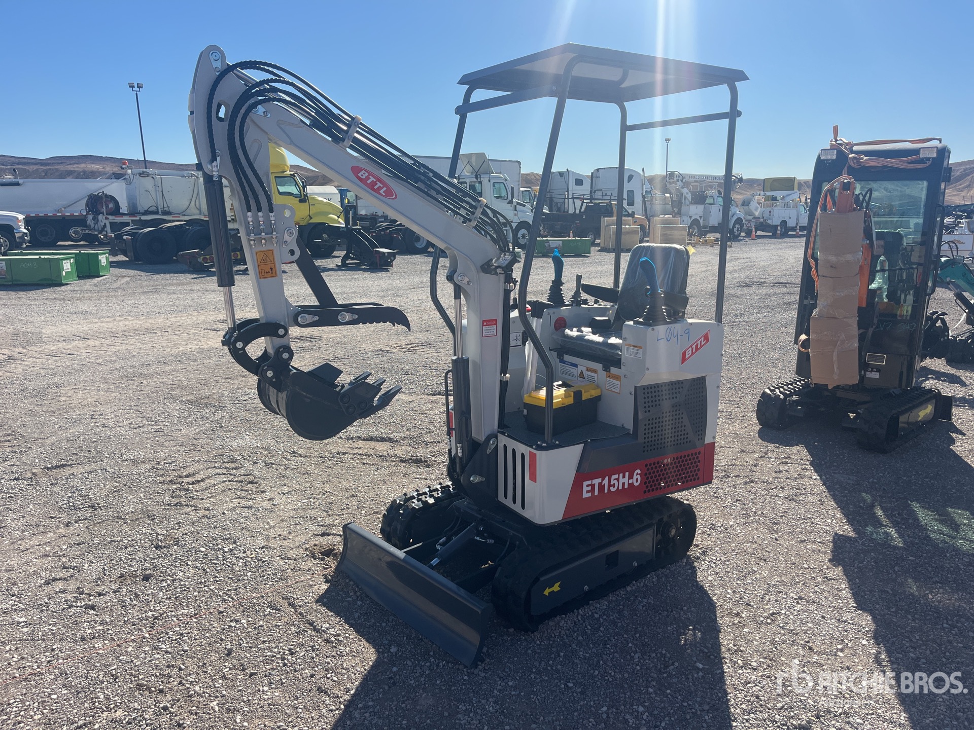 General Appearance with Picture, Left Front Corner